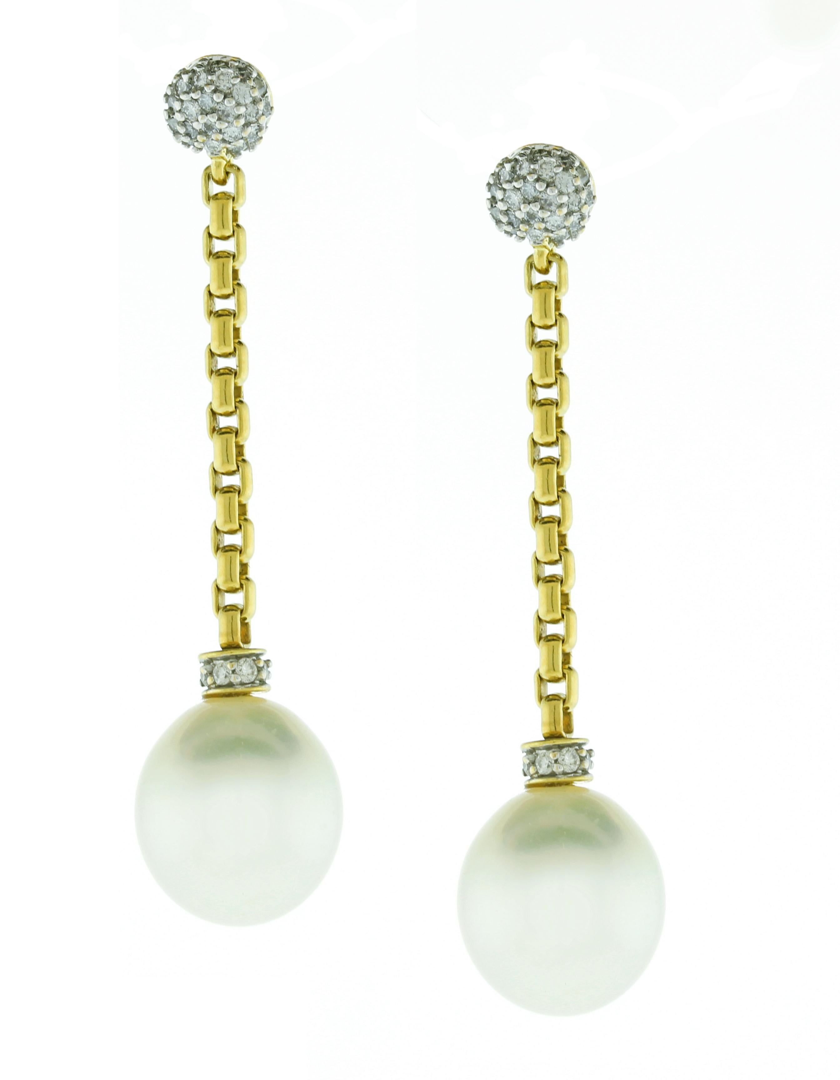 From David Yurman, these earrings are from the Solari collection.
• Designer: David Yurman
• Metal: 18kt Yellow and White Gold
• Circa: 2020s
• Gemstone: Diamond and pearls
• Diamond weight: 70D= approx. .35cts
• Length = 2 inch
• Packaging: