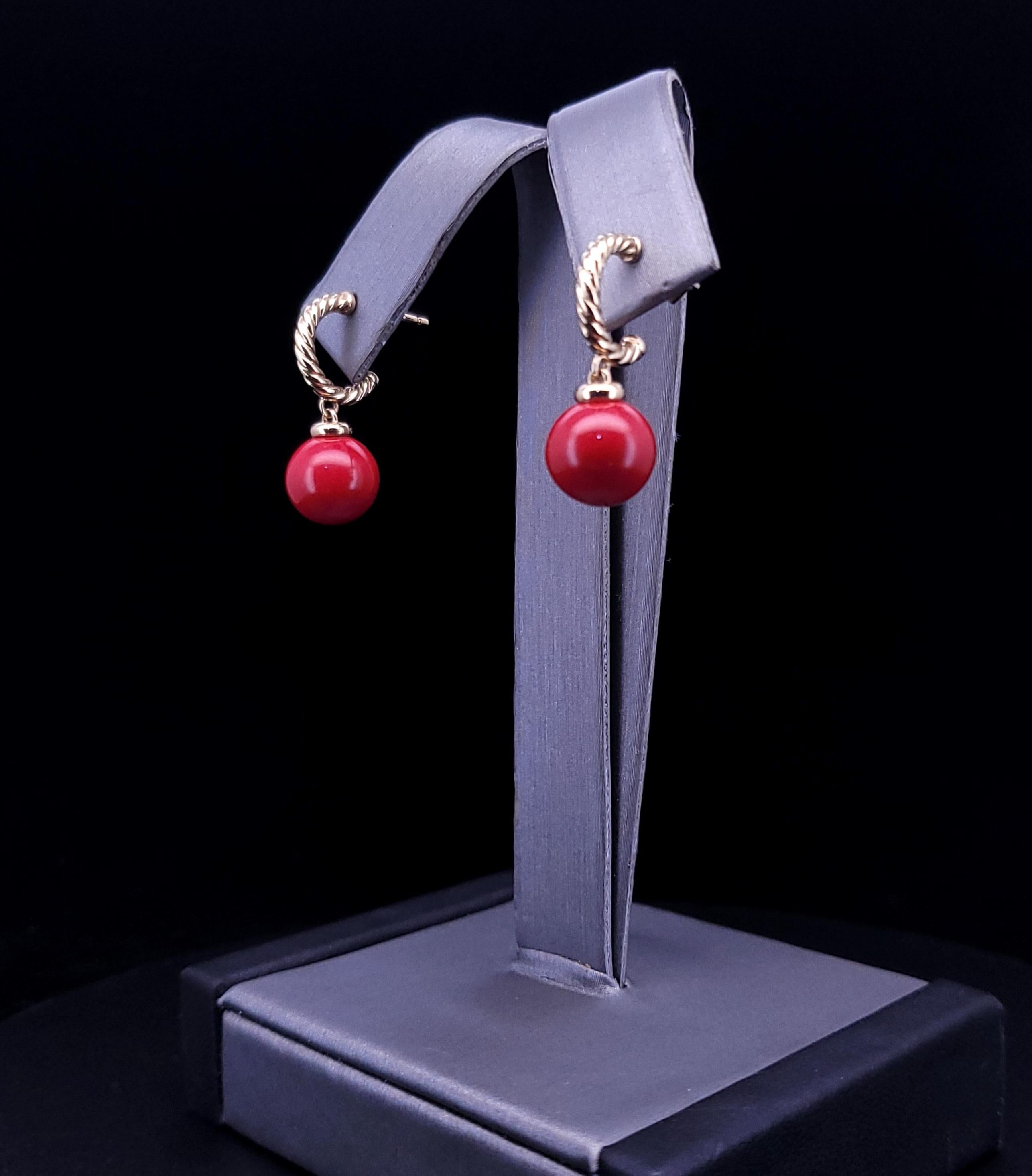 David Yurman Orecchino a cerchio Solaris in oro 18 carati con perla di smalto rosso In condizioni ottime in vendita a New York, NY