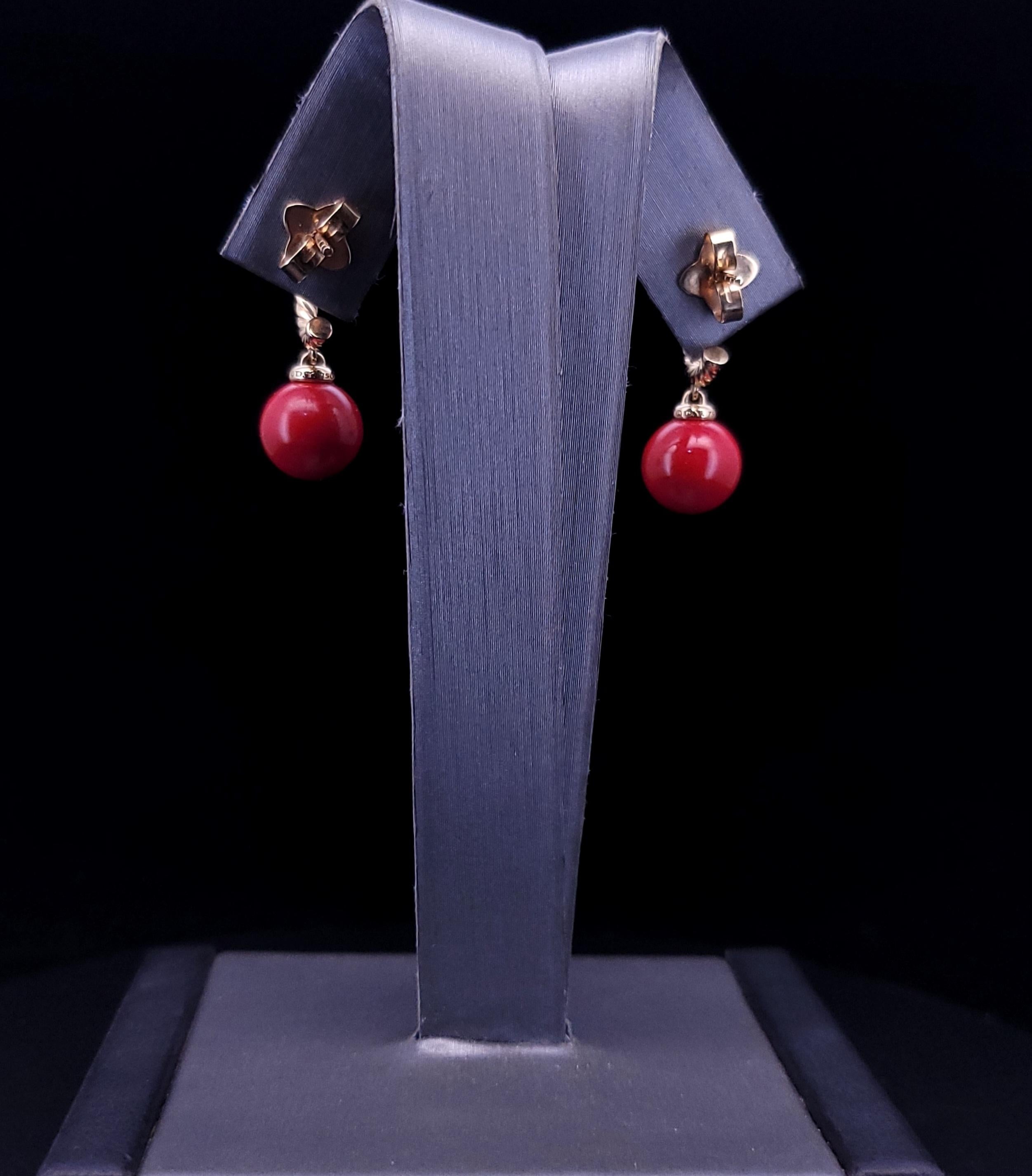 David Yurman Orecchino a cerchio Solaris in oro 18 carati con perla di smalto rosso in vendita 1