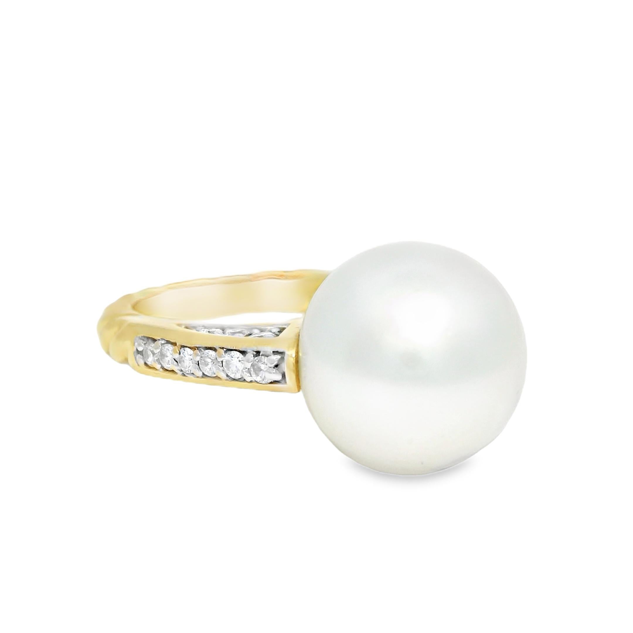 David Yurman South Sea Pearl & Natural Diamond 18-Karat Ring In Stock (Moderne) im Angebot