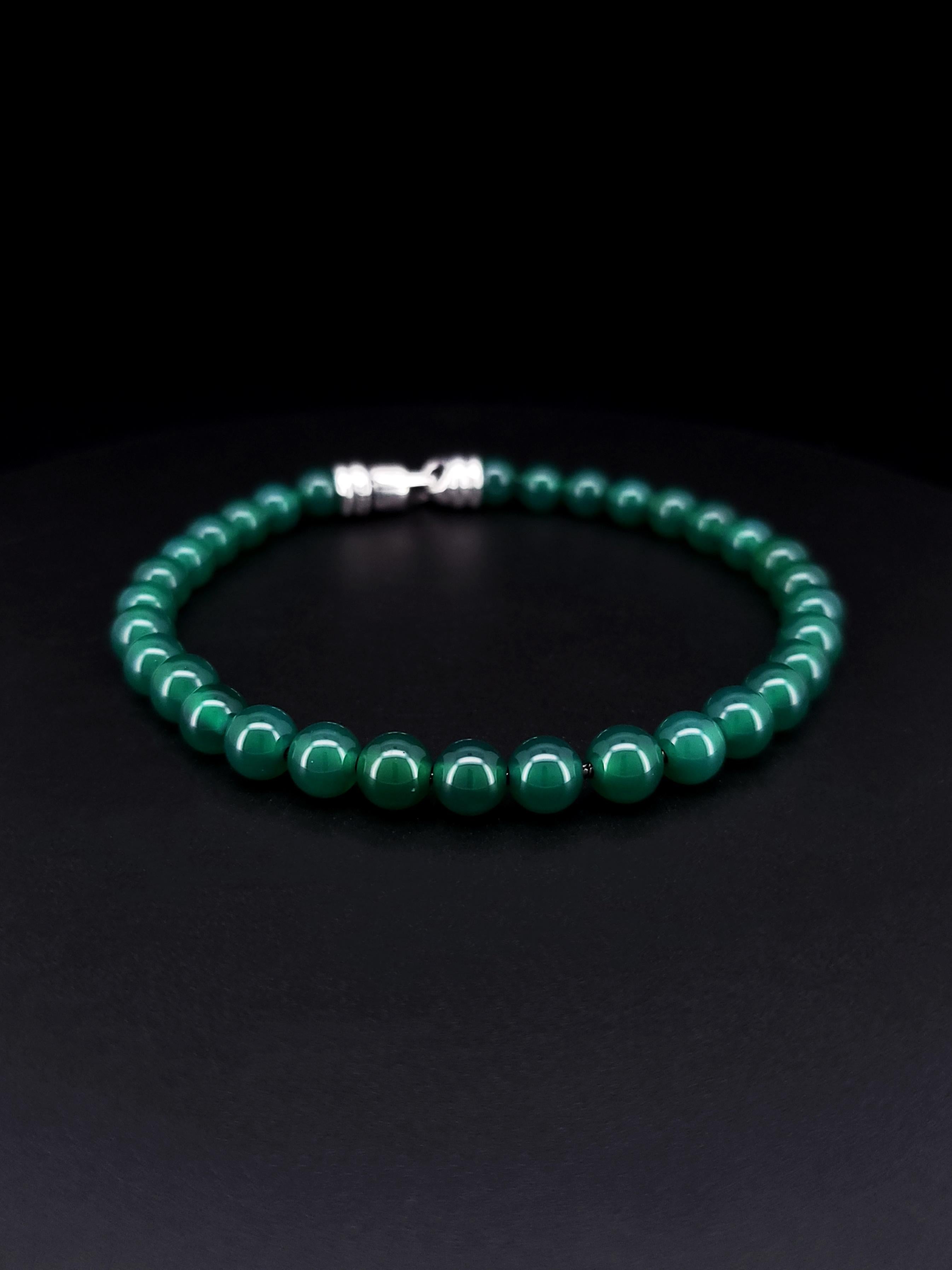 Inspired by the prayer beads found in many cultures, these meaningful designs feature a variety of smooth, vividly colored stones, representing the union of symbolism and style.
Sterling Silver
6mm Green Onyx Beads
7 3/4 inches Bracelet Length
Comes