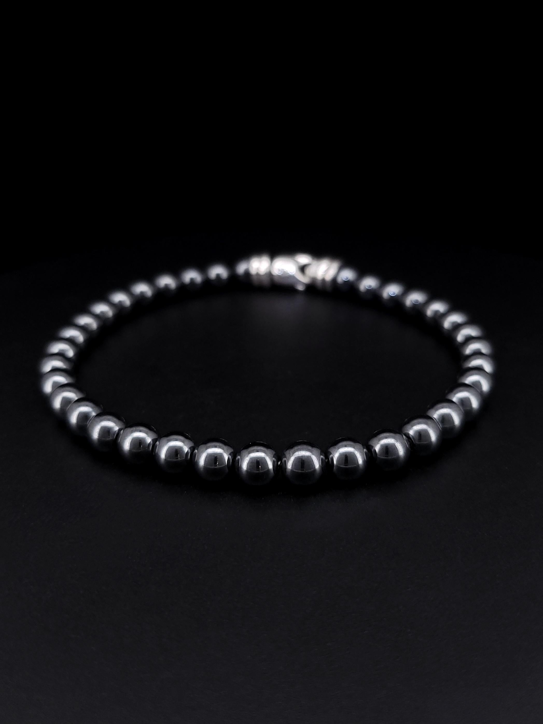 David Yurman Spiritual Beads Bracelet with Hematite 6mm In Excellent Condition For Sale In New York, NY