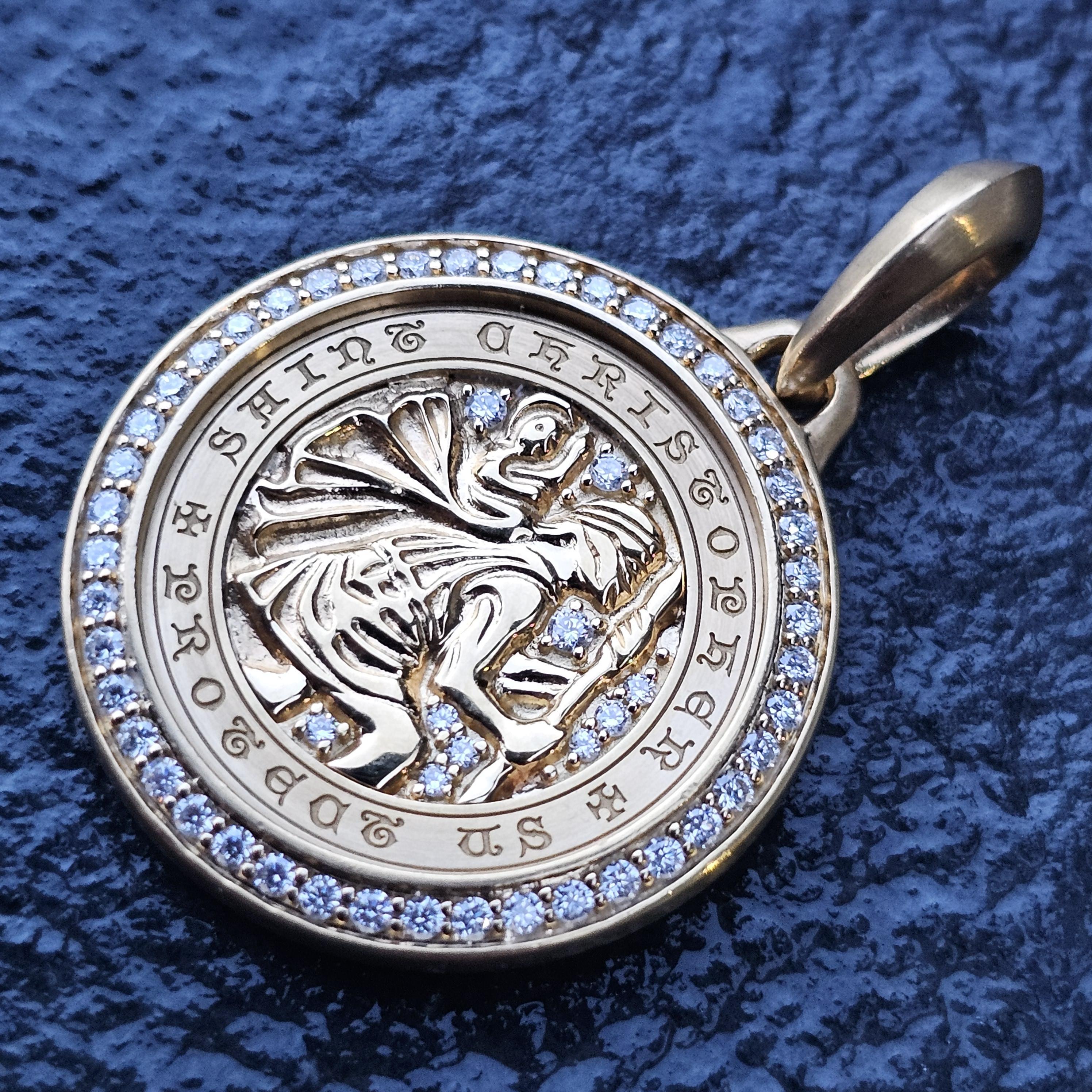 Elevate your jewelry collection with this exquisite David Yurman St. Christopher pendant necklace. Crafted from 18k yellow gold, this piece features a round pendant adorned with a detailed depiction of St. Christopher. The pendant is encircled by a