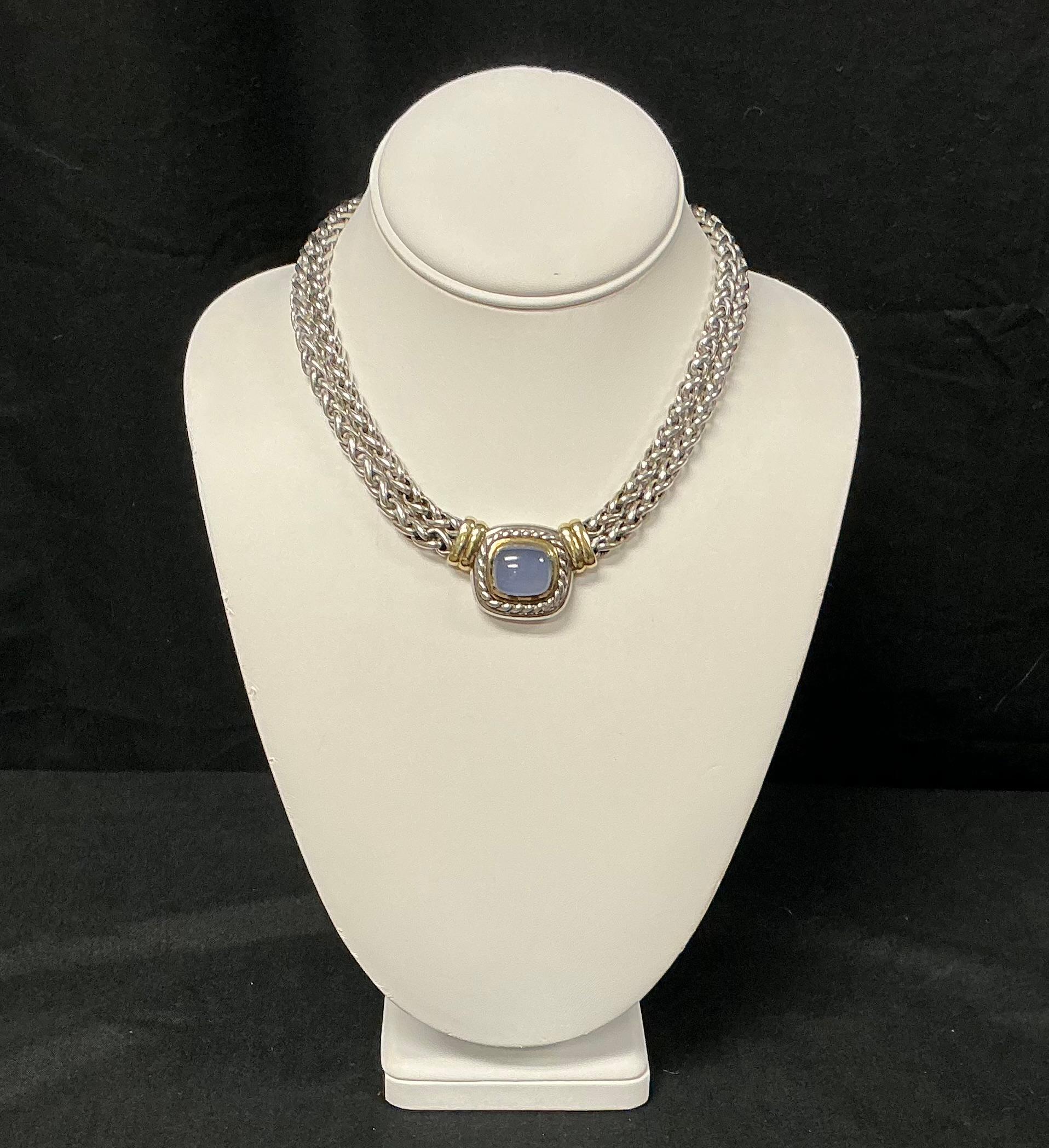 Collana David Yurman in sterling e oro 14K con pietra di giada color lavanda. 124 grammi in totale. Ottime condizioni. 
