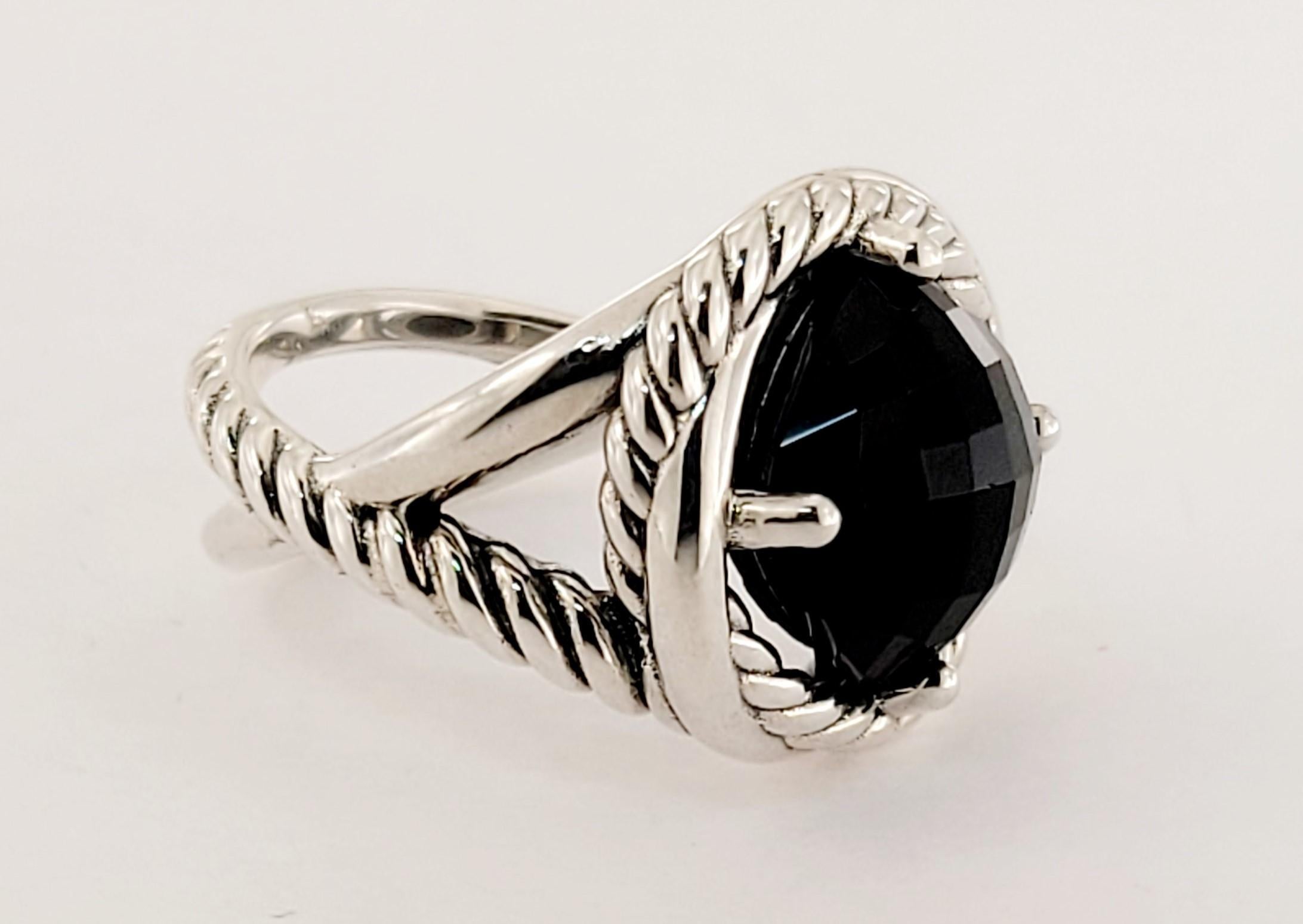 Brand David Yurman
Condition Never worn
Gender women
Material Sterling silver
11mm Infiniti black onyx 
Ring size 6
weight 9.5gr
Comes with David Yurman pouch