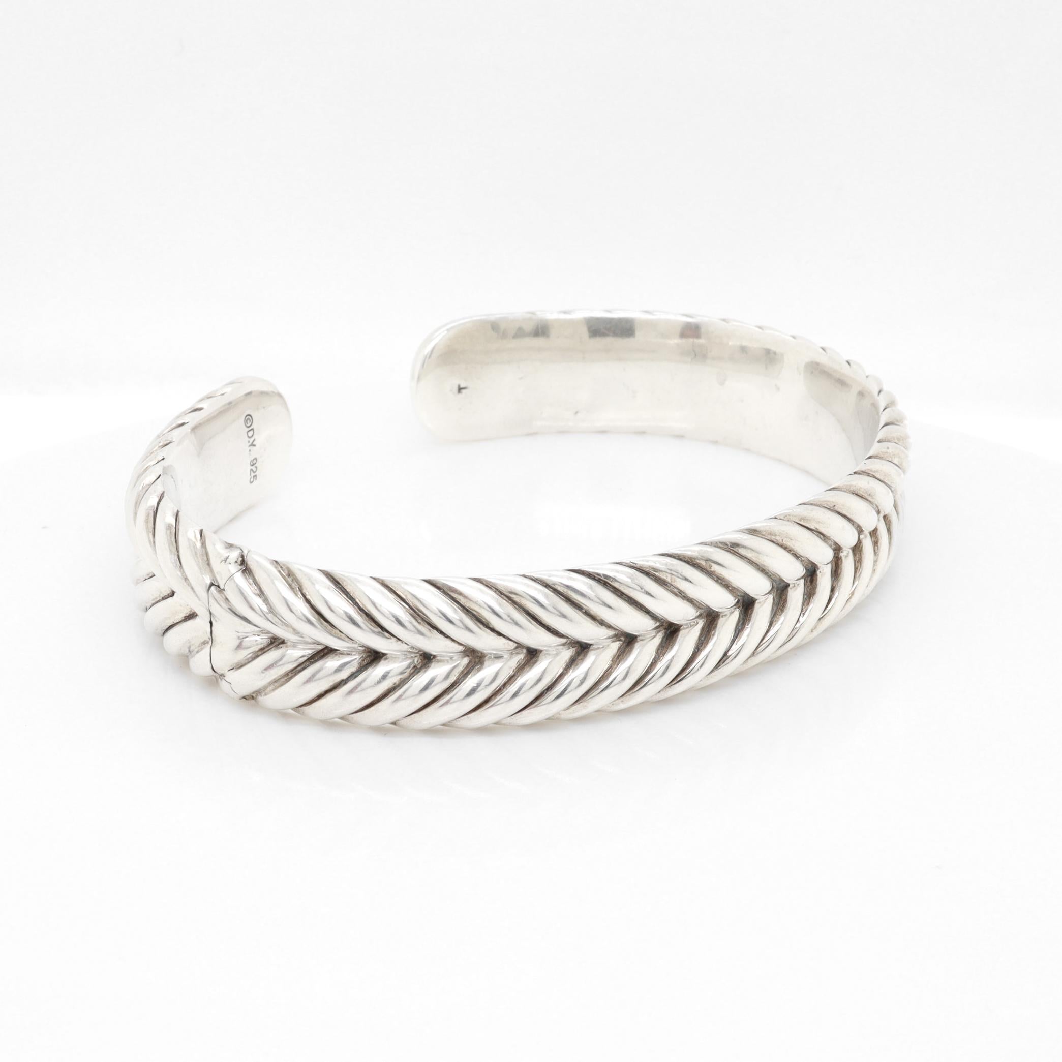 David Yurman Sterling Silver 13mm Chevron Cable Cuff Bracelet (Moderne) im Angebot