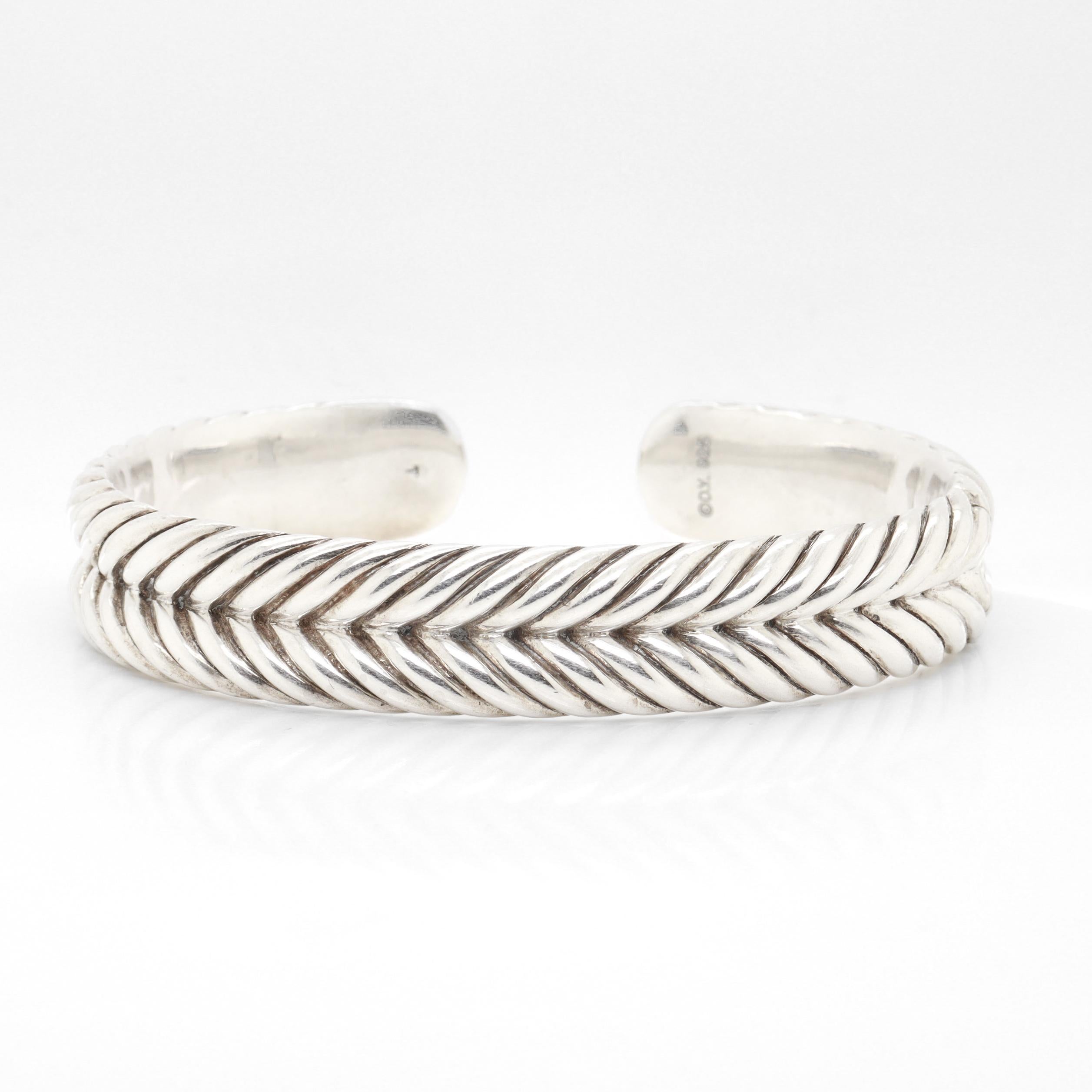 David Yurman Sterling Silver 13mm Chevron Cable Cuff Bracelet für Damen oder Herren im Angebot
