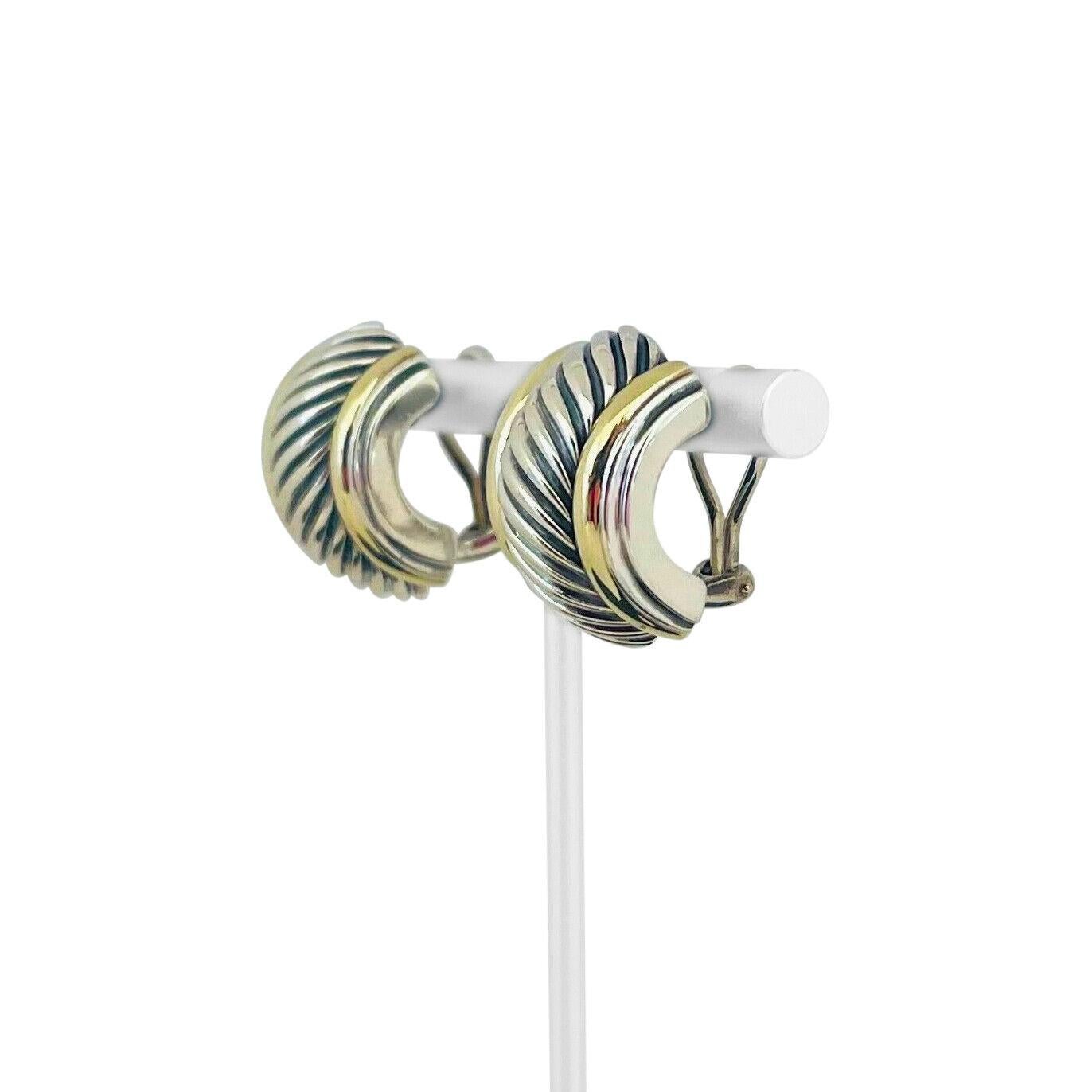 David Yurman Sterling Silber 925 und 14k Gold Kabel Zigarre Band Huggie 

Bedingung:  Ausgezeichneter Condit, professionell gereinigt und poliert
Metall:  Sterling Silber 925 und 14k Gold (markiert und professionell getestet)
Gewicht:  17g
Länge: 