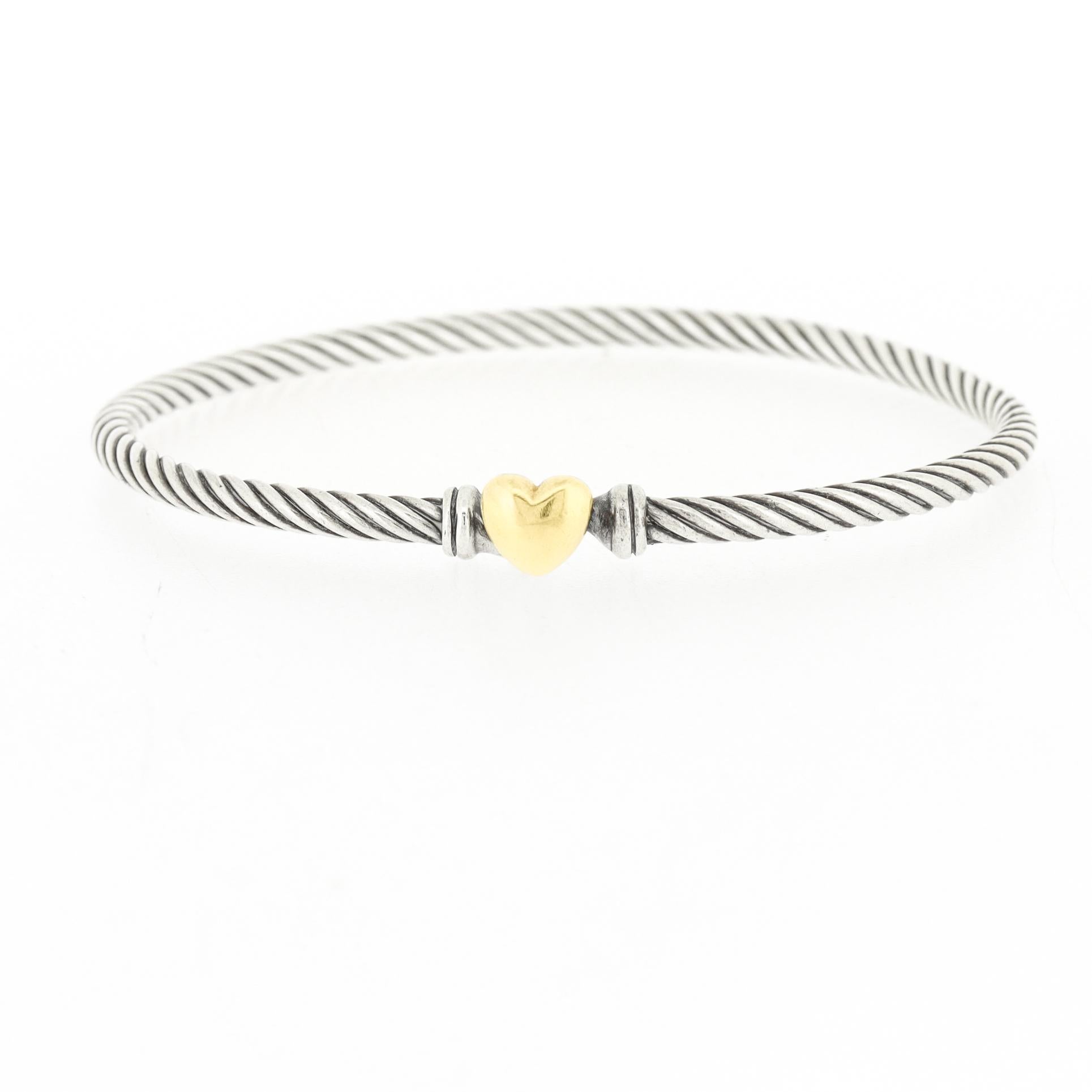 David Yurman Sterling Silver & 18K Gold 3mm Classic Cable Heart Station Bracelet In Good Condition For Sale In Philadelphia, PA