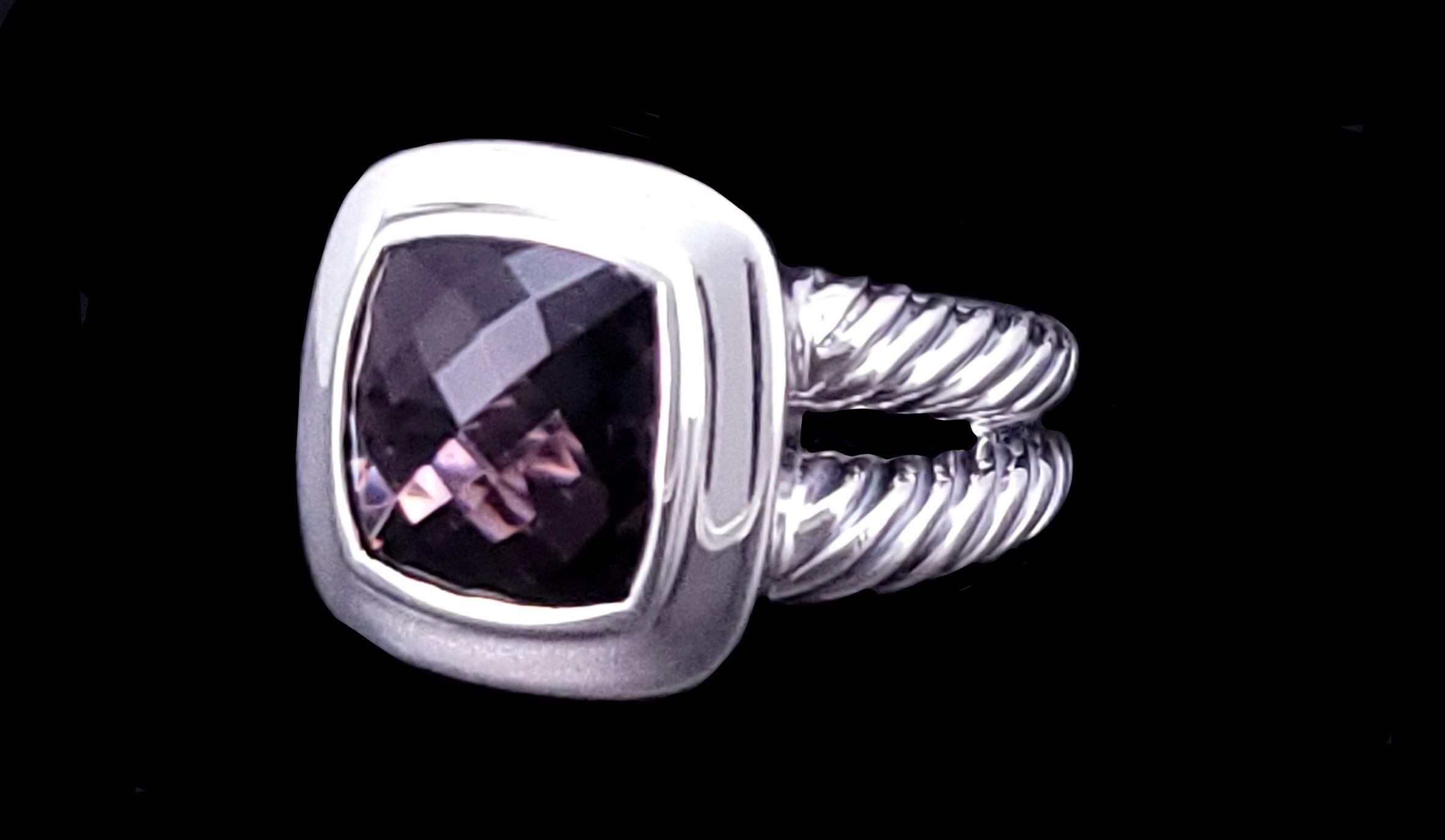 Brand David Yurman
Albion Amethyst ring
Material Sterling Silver 925
Ring Size: 8
Ring Width:15.9mm X 15.9mm
Ring Face Dimension:12mm X 12mm
Albion Dimension: 9.8mm X 9.8mm
Base of Shank: 5.2mm
Condition Excellent
DY Pouch Included
