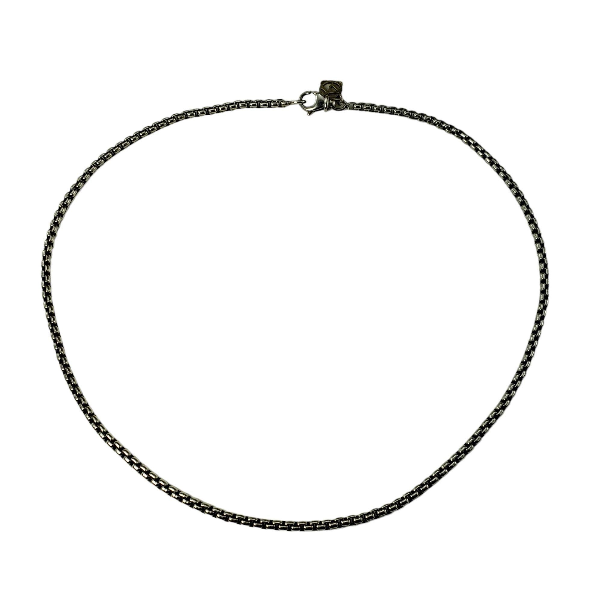 David Yurman Sterling Silver and 14 Karat Yellow Gold Cable Chain Necklace-

This elegant cable chain necklace by David Yurman is crafted in sterling silver and features a 14K yellow gold DY tag. Width: 3 mm.

Size: 15 inches

Weight: 7.7 dwt.