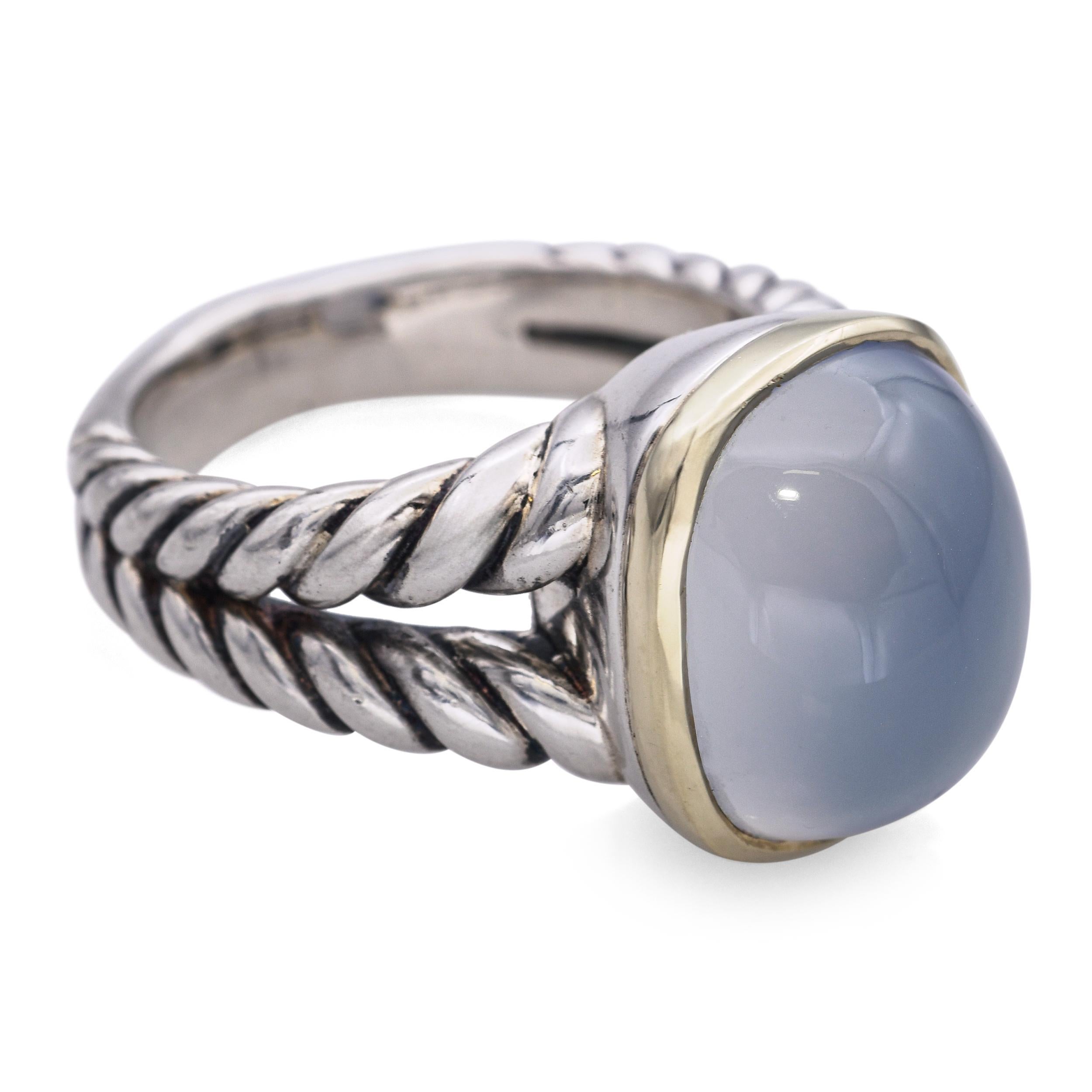 David Yurman Anello intrecciato in argento sterling e oro giallo 18k con calcedonio blu In condizioni buone in vendita a New York, NY