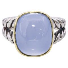 Anillo trenzado David Yurman de plata de ley y oro amarillo de 18 quilates de calcedonia azul