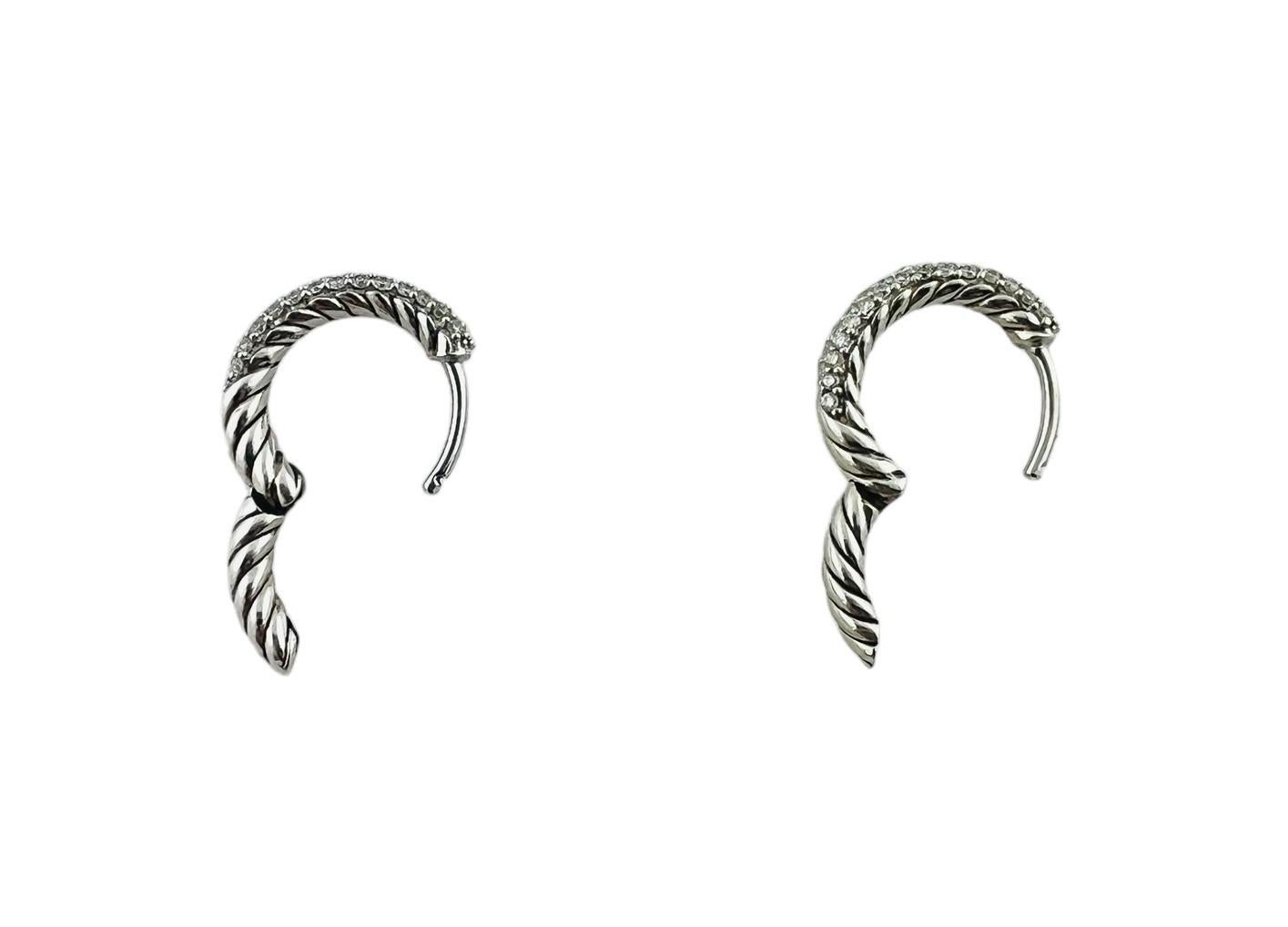 David Yurman Sterling Silver and Diamond Petite Pave Hoop Earrings #16645 In Good Condition In Washington Depot, CT
