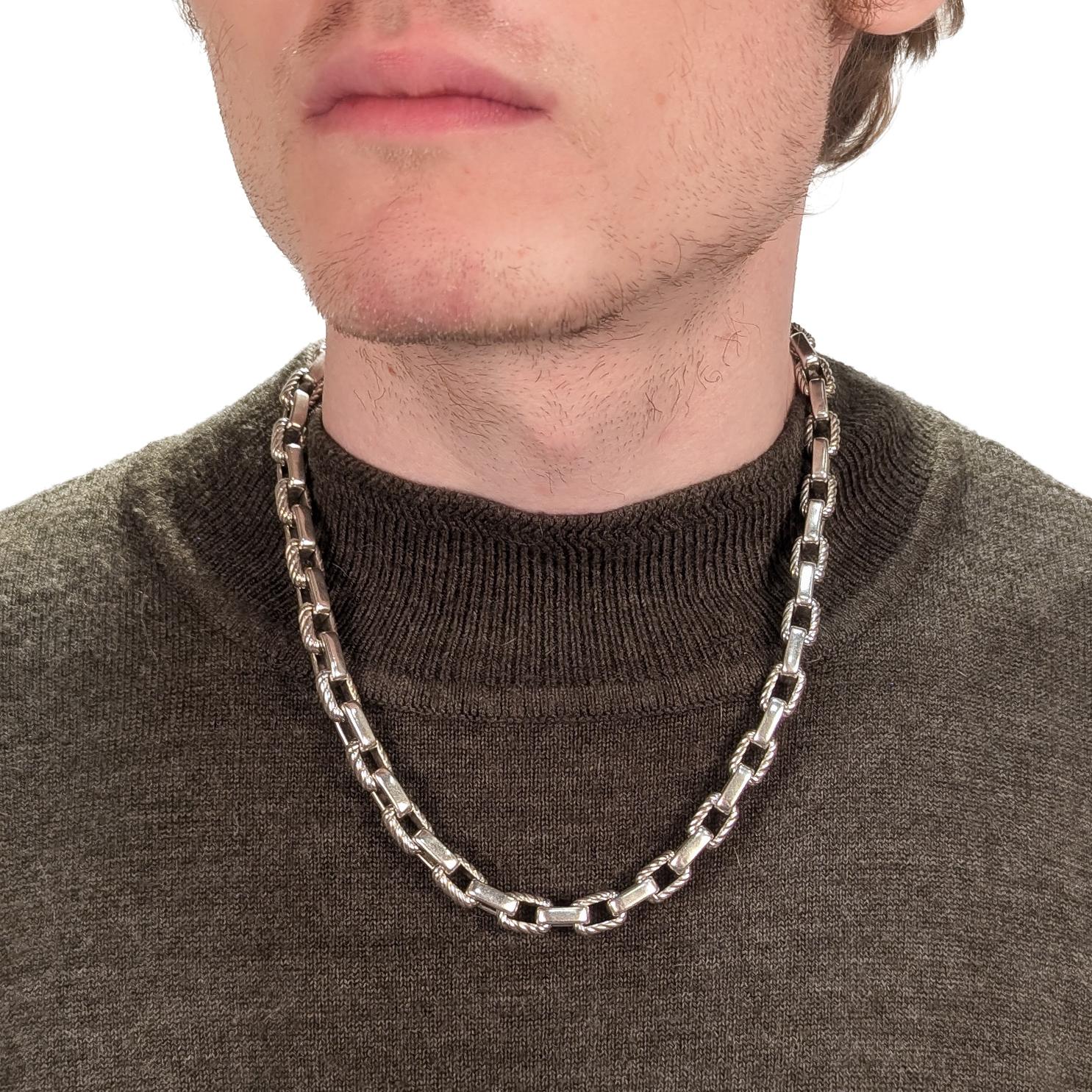 A fine signed cable chain link necklace.

By David Yurman.

Similar to the Madison series.

In sterling silver.

With an 18k gold button to the box clasp.

Marked to the reverse of the clasp.

Simply wonderful Yurman design!

Date: 
21st