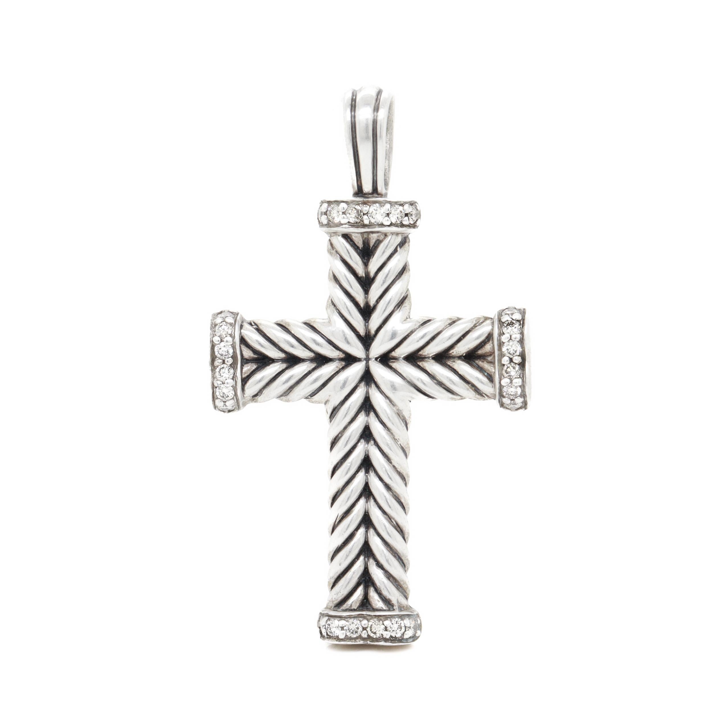 Pendentif en argent David Yurman Chevron Cross avec diamants en vente 2