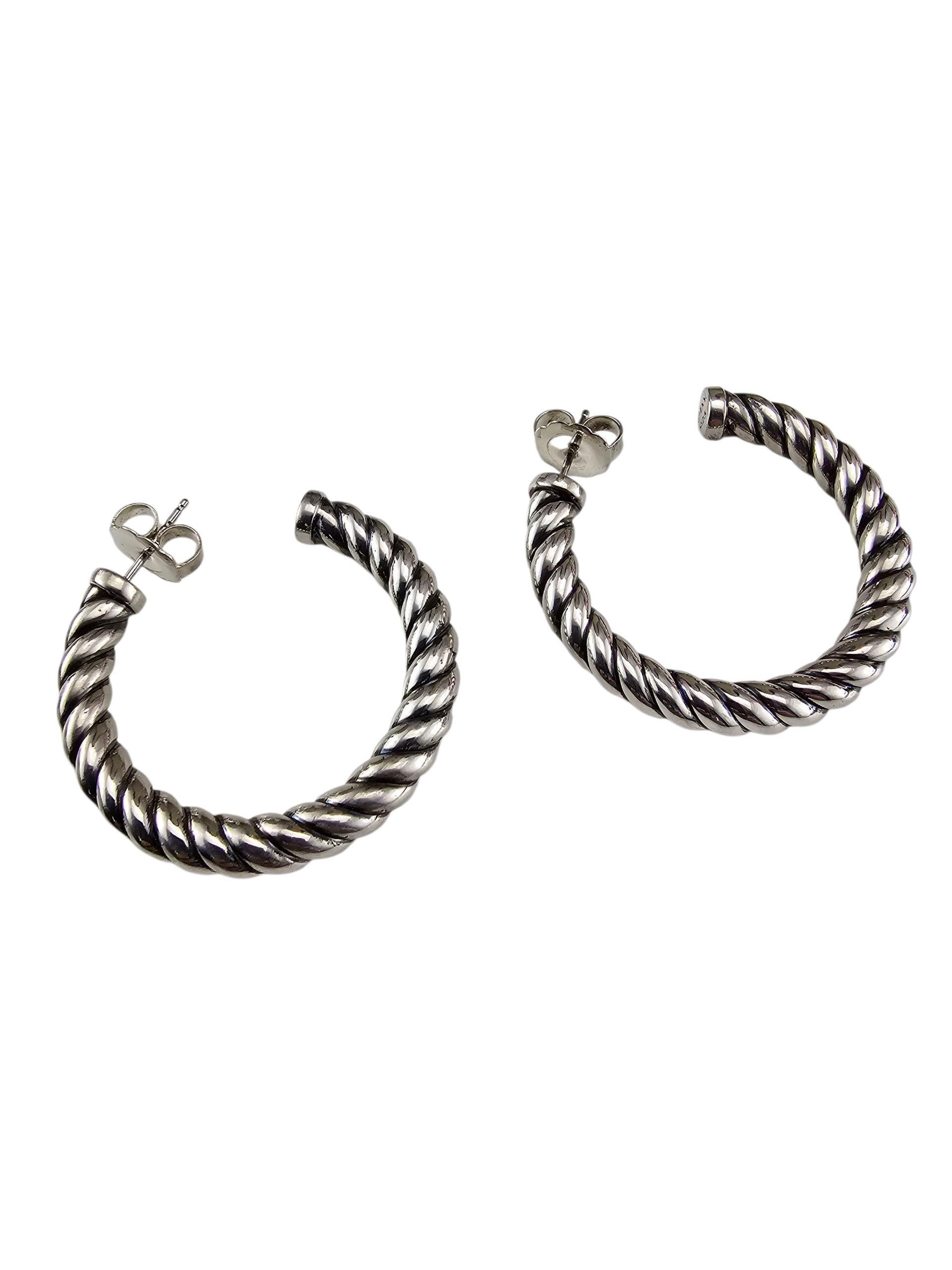 David Yurman Orecchini classici a cerchio con cavo in argento 925 con astuccio #23661 In condizioni buone in vendita a Washington Depot, CT