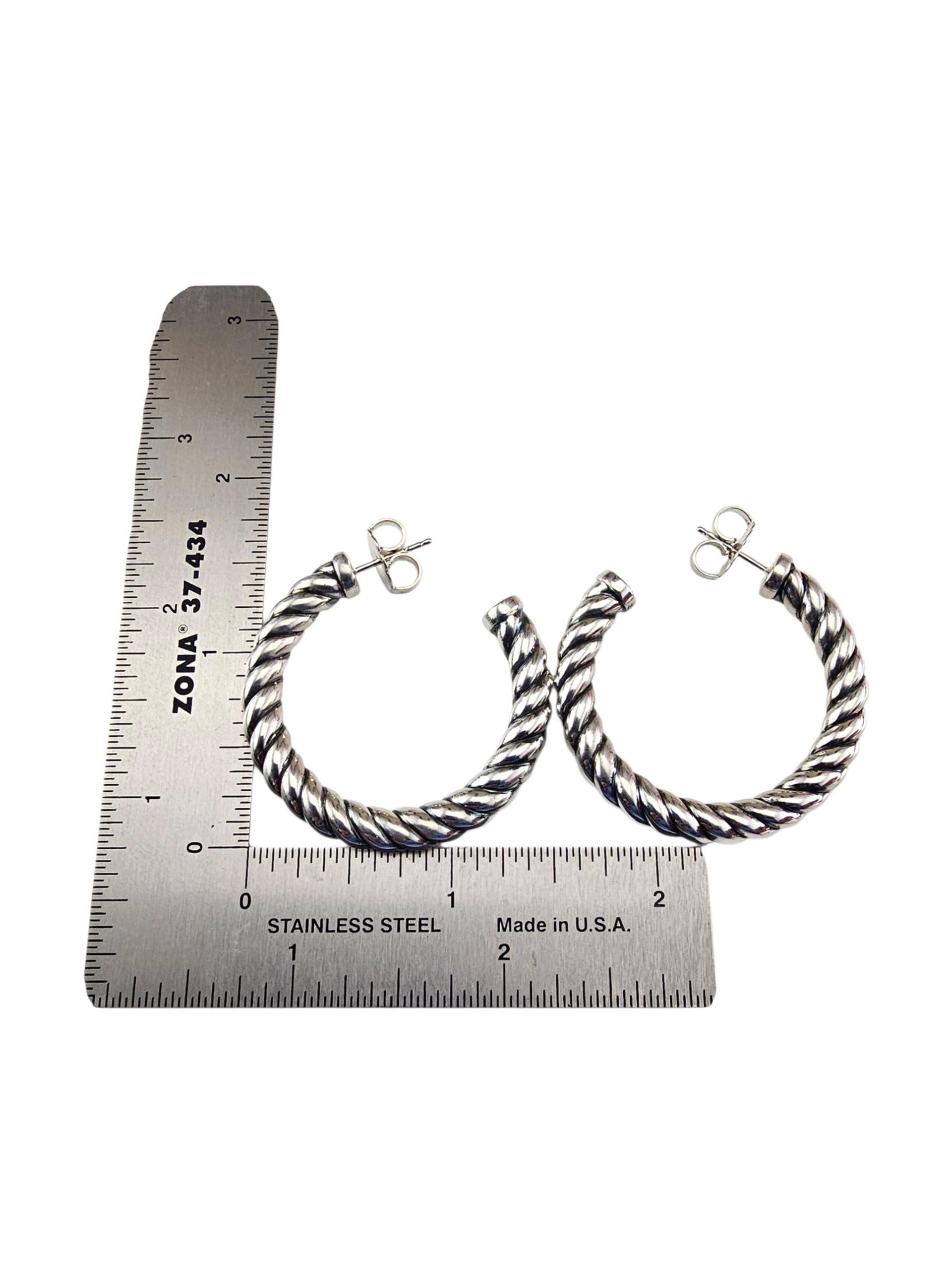 David Yurman Orecchini classici a cerchio con cavo in argento 925 con astuccio #23661 in vendita 1