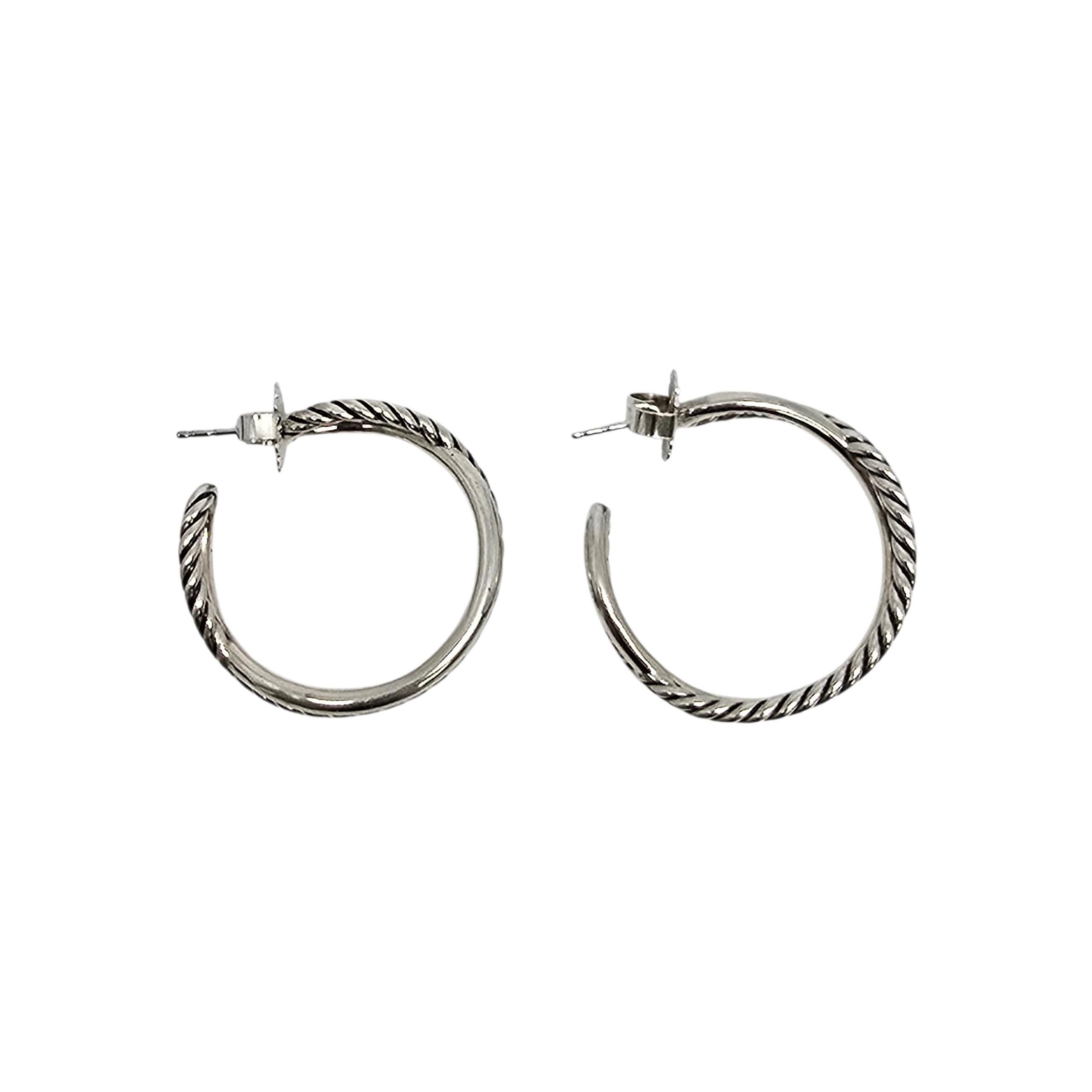 David Yurman sterling silver Crossover Hoop earrings

Crossover design featuring both twist and smooth polished textures.

Weighs approx 15.3g, 9.9dwt

Measures approx 1 1/4
