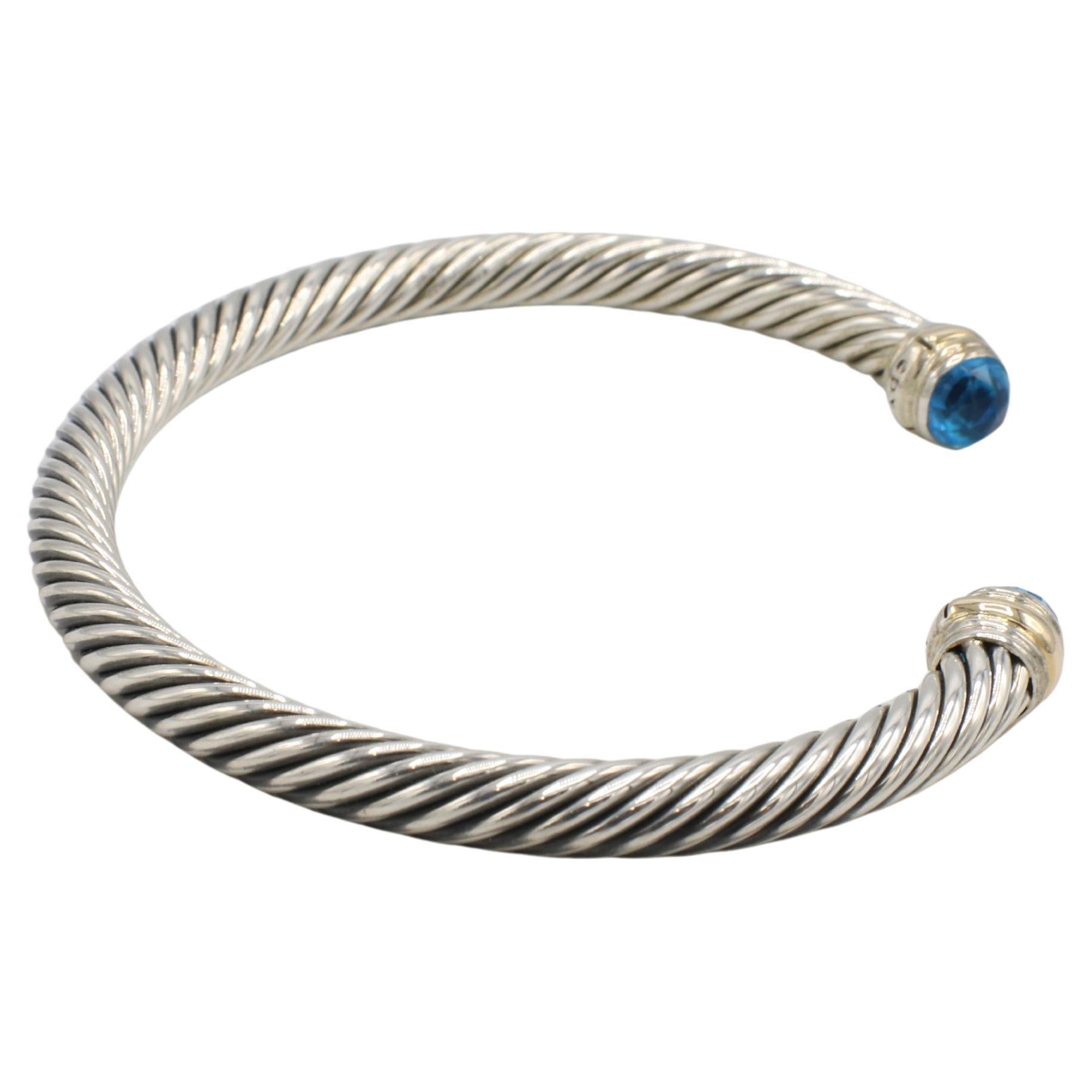 Moderno David Yurman Bracciale classico con cavo in argento e oro con topazio blu 5MM in vendita