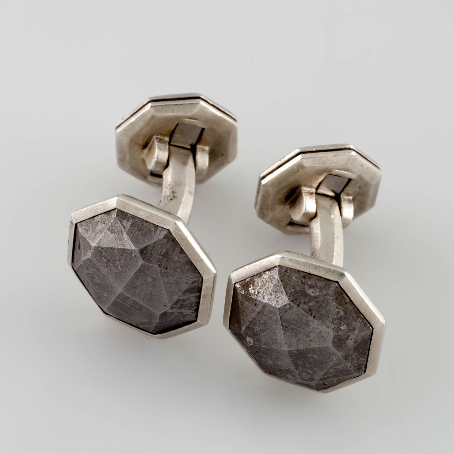 Gorgeous Sterling Silver Cufflinks by David Yurman
Feature Faceted Meteorites in Octogonal Settings
Width of Setting = 15 mm
Total Mass = 20.3 grams
Current Retail Value = $1100
A Great Deal!