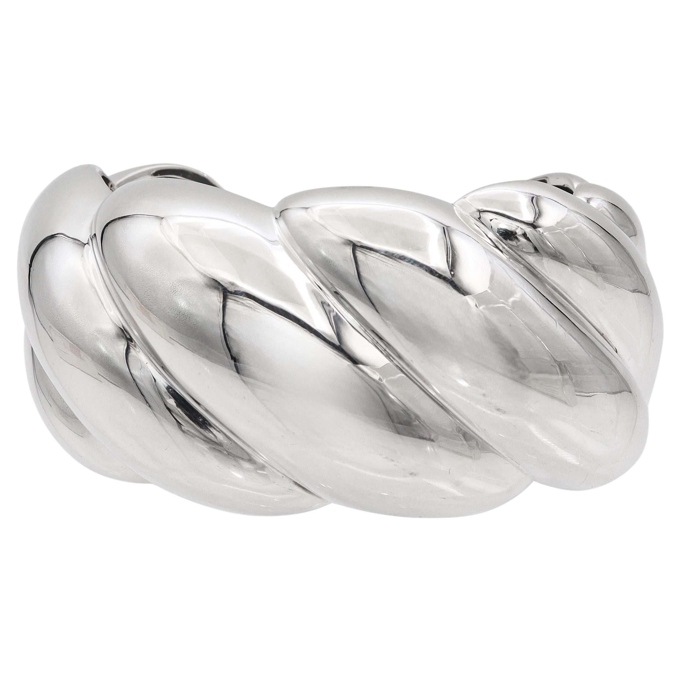 David Yurman Sterling Silver Sculpted Cable Wide Manschettenarmband im Angebot