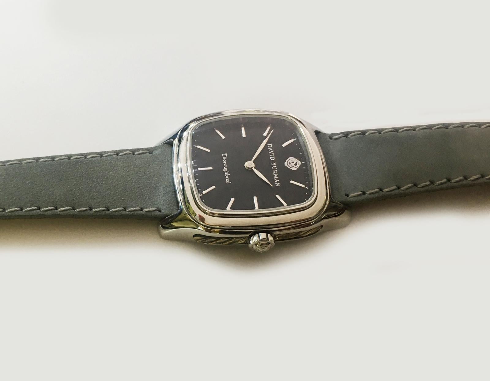 Mint condition
Case size: 32mm
Case thickness: 9mm
Movement: Quartz
Dial: Black
Crown: Pull-Out
Grey band
Aftermarket leather band & buckle
Brand: 18mm
No Box & no papers