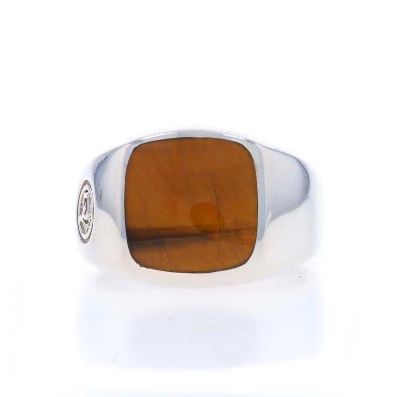 Einzelhandelspreis: $525

Größe: 8 1/2

Marke: David Yurman
Design/One:  Streamline-Kissen Signet
Stil Nummer:  R15781MSSBTE8

Metallgehalt: Sterling Silber

Informationen zu Stein

Natürliches Tigerauge
Farbe: Braun

Stil: Siegel

Messungen

Höhe