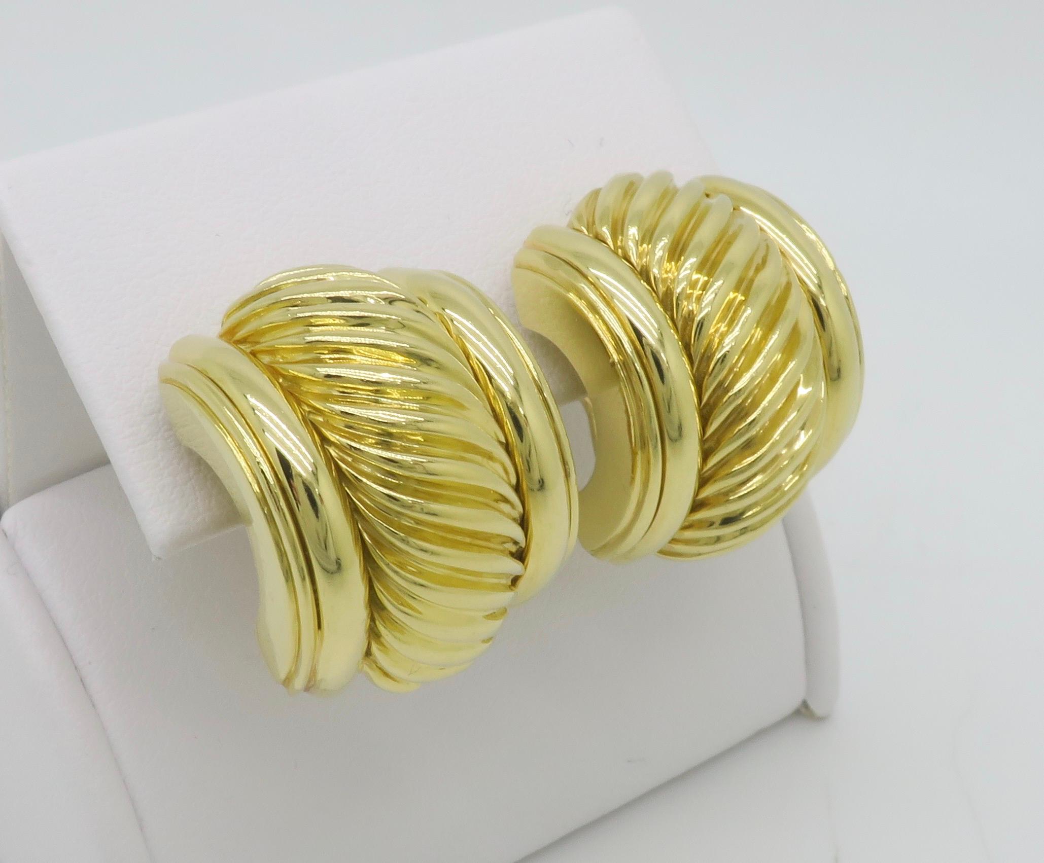 David Yurman Vintage 18k Yellow Gold Omega Back Earrings For Sale 6