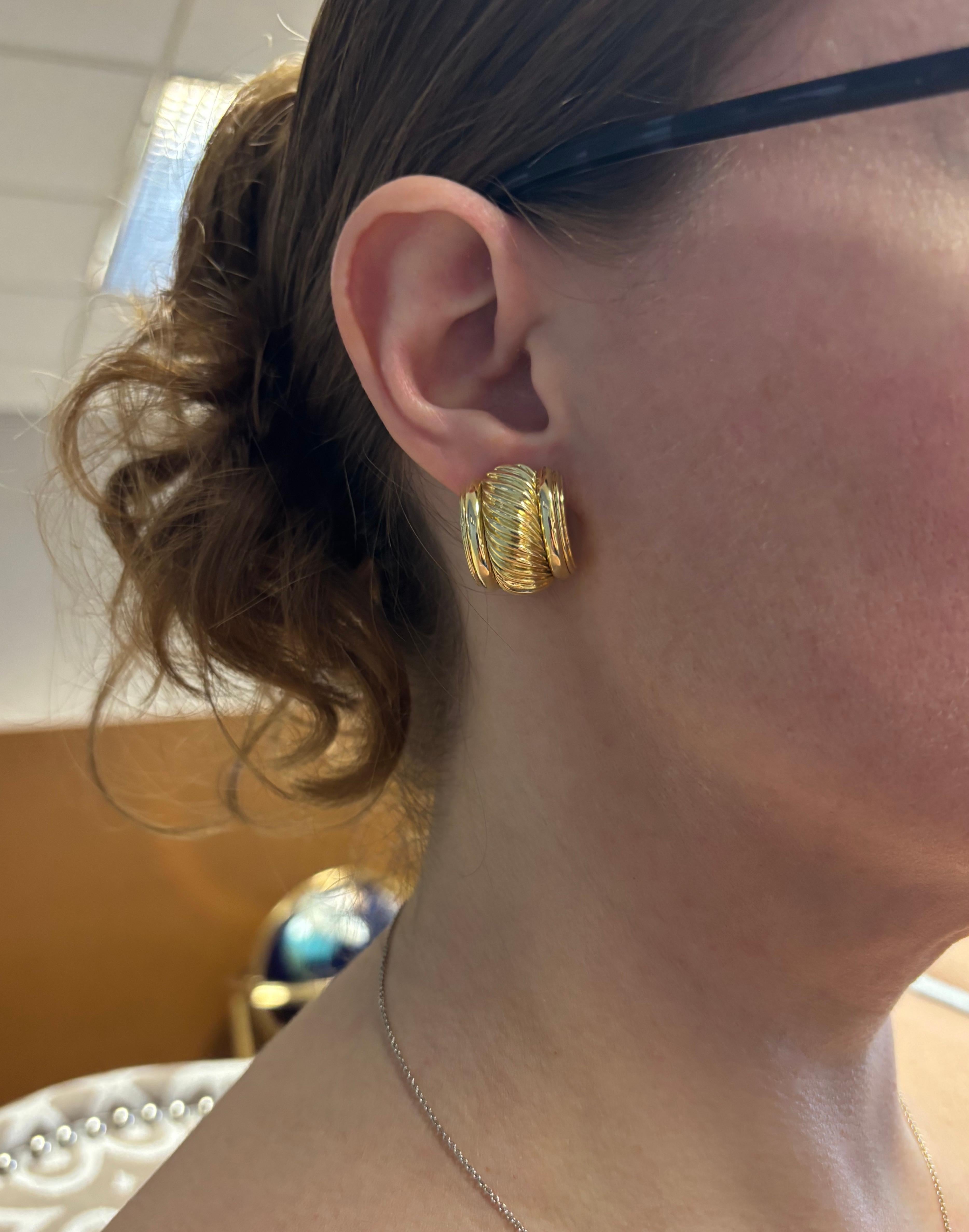 Authentic Rare, Vintage David Yurman 18k yellow gold omega back earrings. 

Designer: David Yurman
Metal: 18k Yellow gold     
Stamped: 