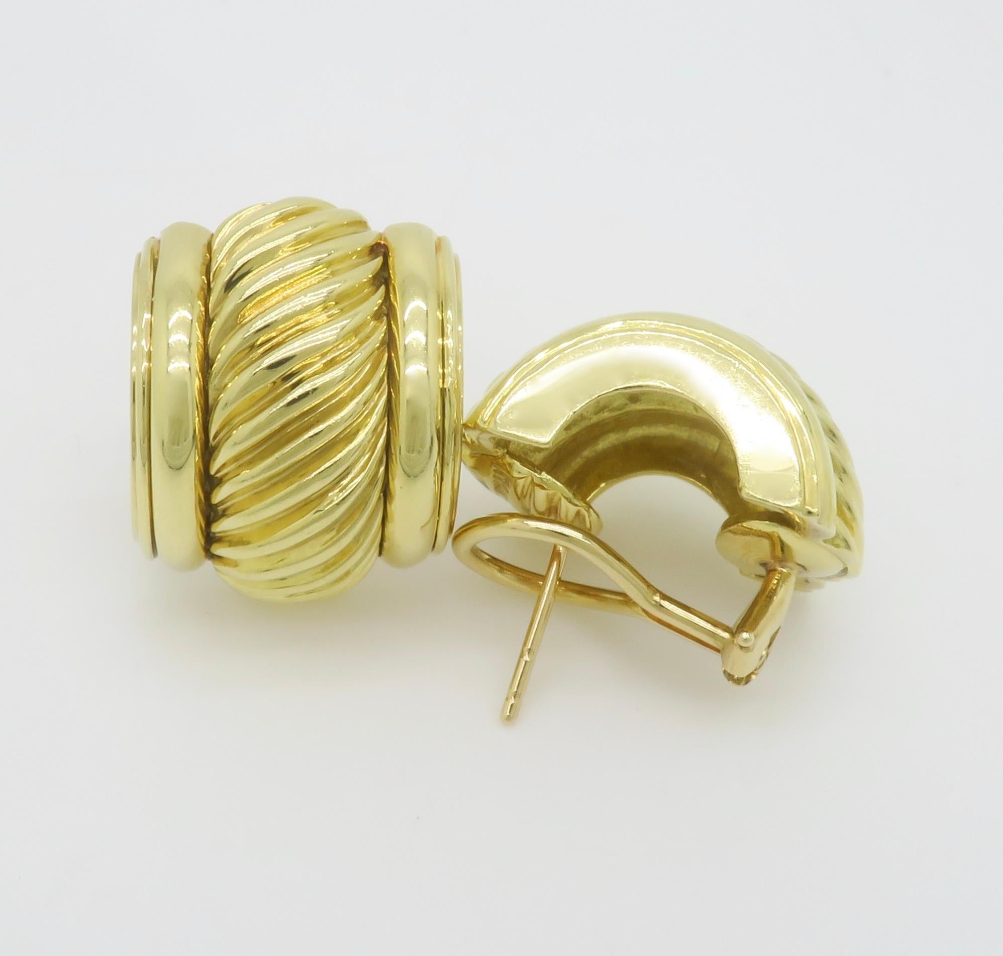 David Yurman Vintage 18k Yellow Gold Omega Back Earrings For Sale 2