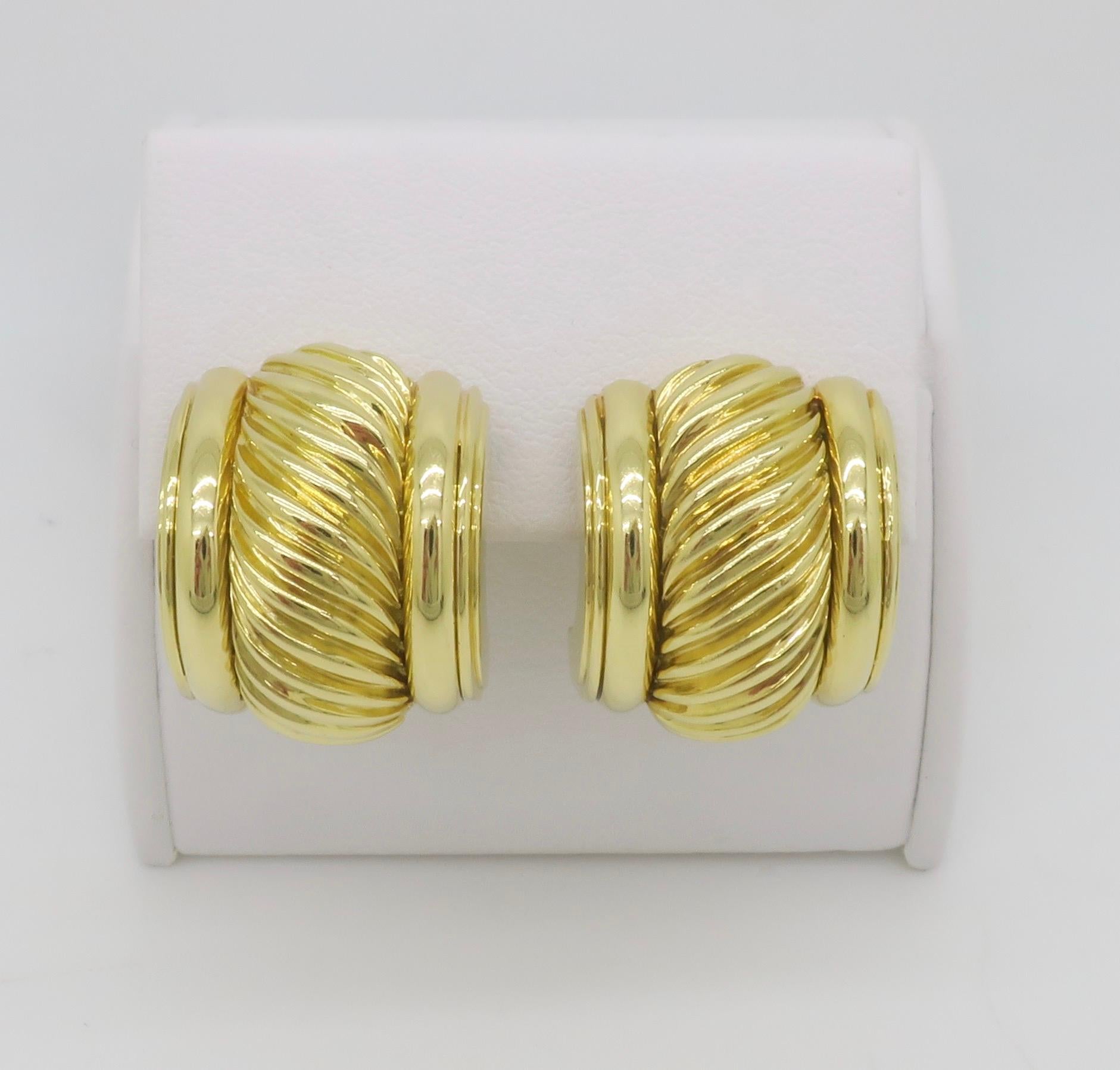 David Yurman Vintage 18k Yellow Gold Omega Back Earrings For Sale 4