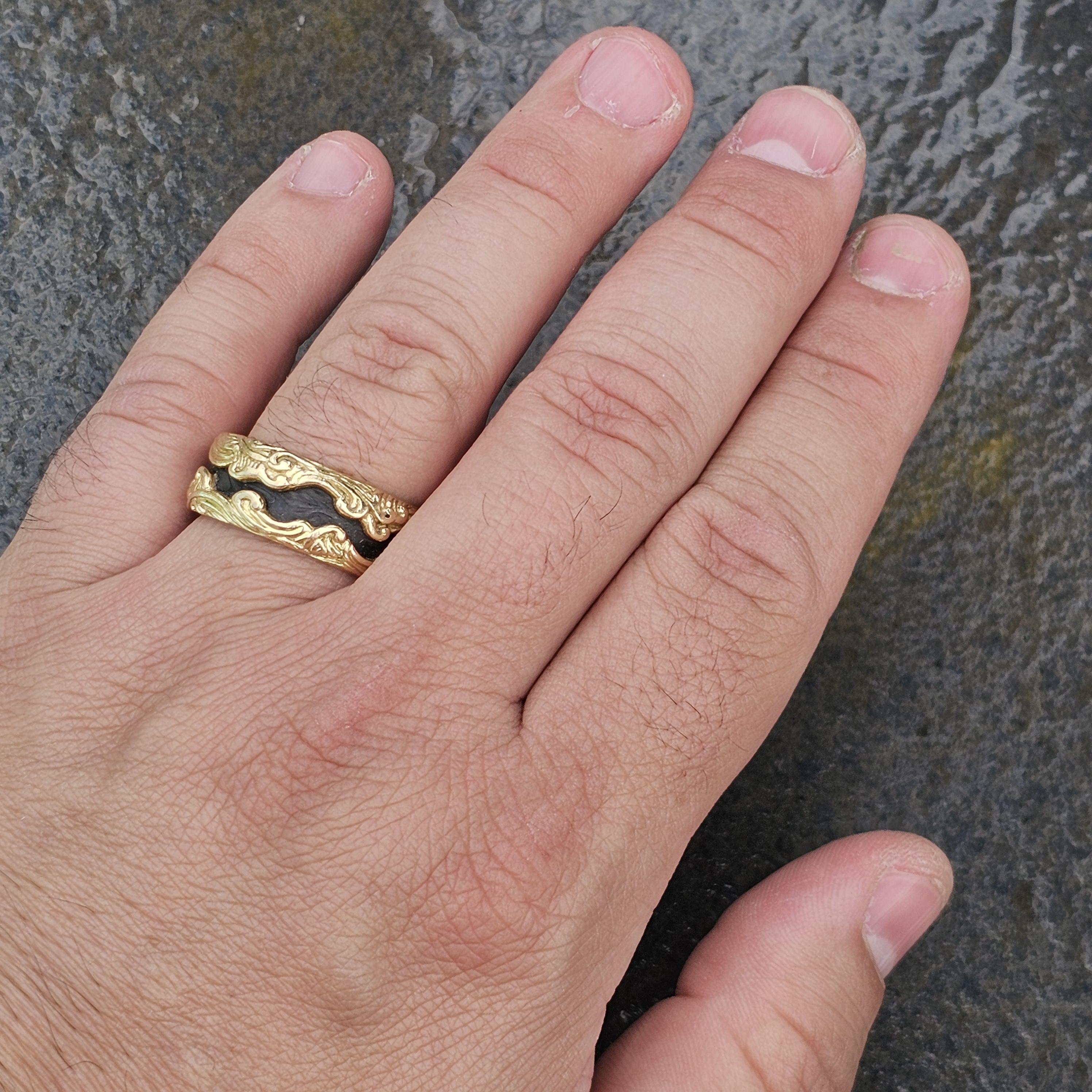 De los hombres David Yurman Anillo de carbono forjado Waves Oro amarillo de 18 quilates para hombre talla 12,5 5200 en venta