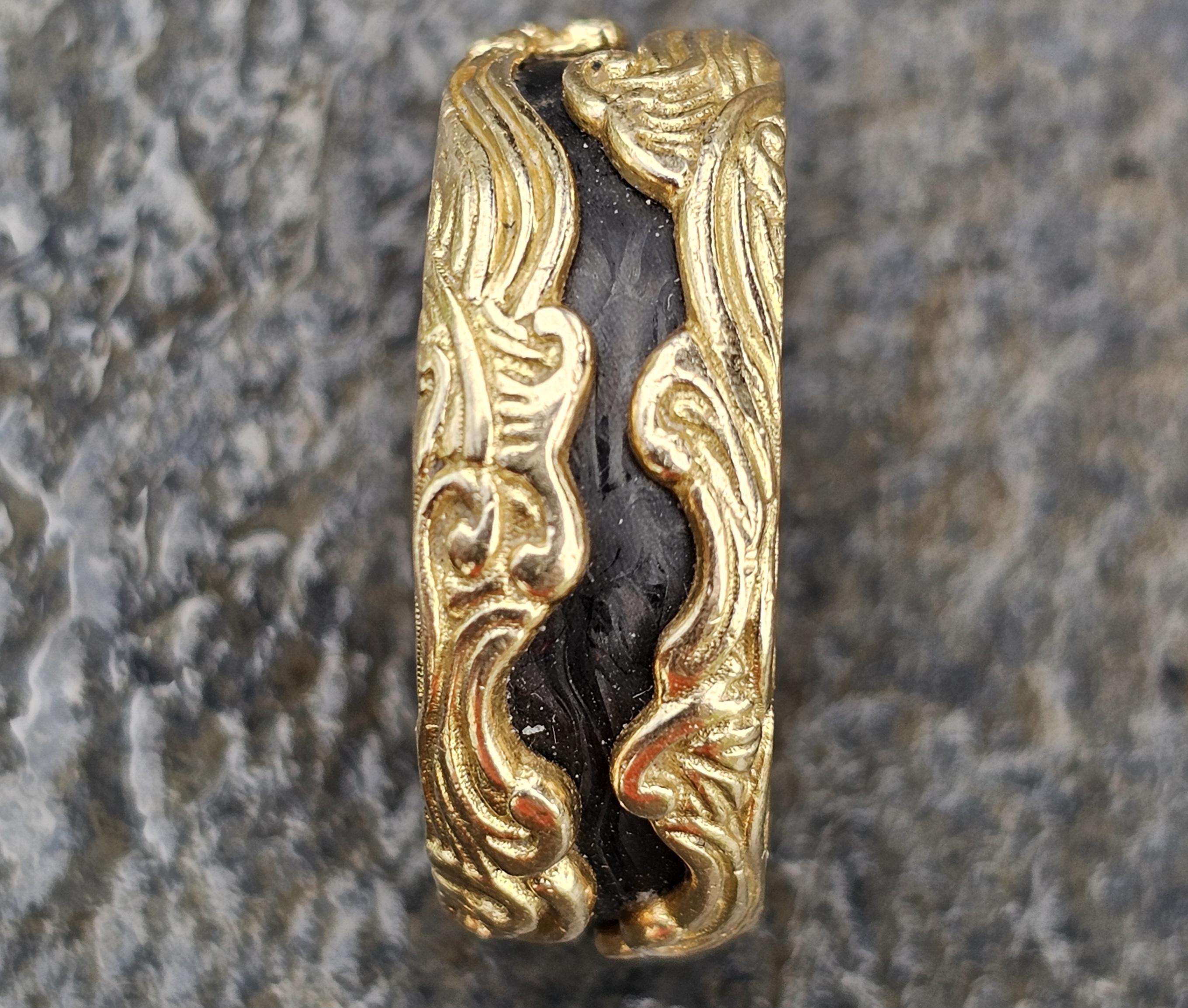 David Yurman Anillo de carbono forjado Waves Oro amarillo de 18 quilates para hombre talla 12,5 5200 en venta 1