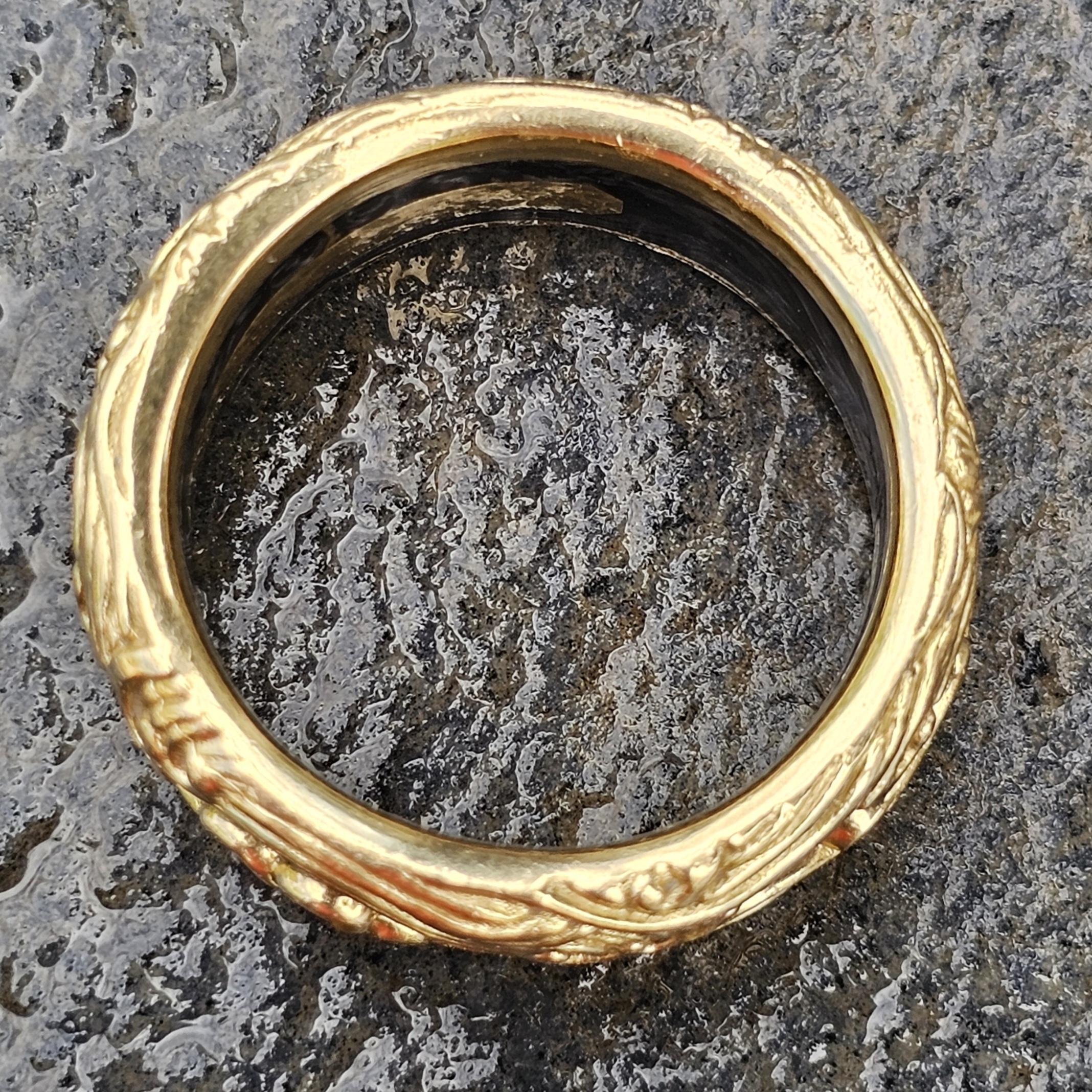David Yurman Anillo de carbono forjado Waves Oro amarillo de 18 quilates para hombre talla 12,5 5200 en venta 2