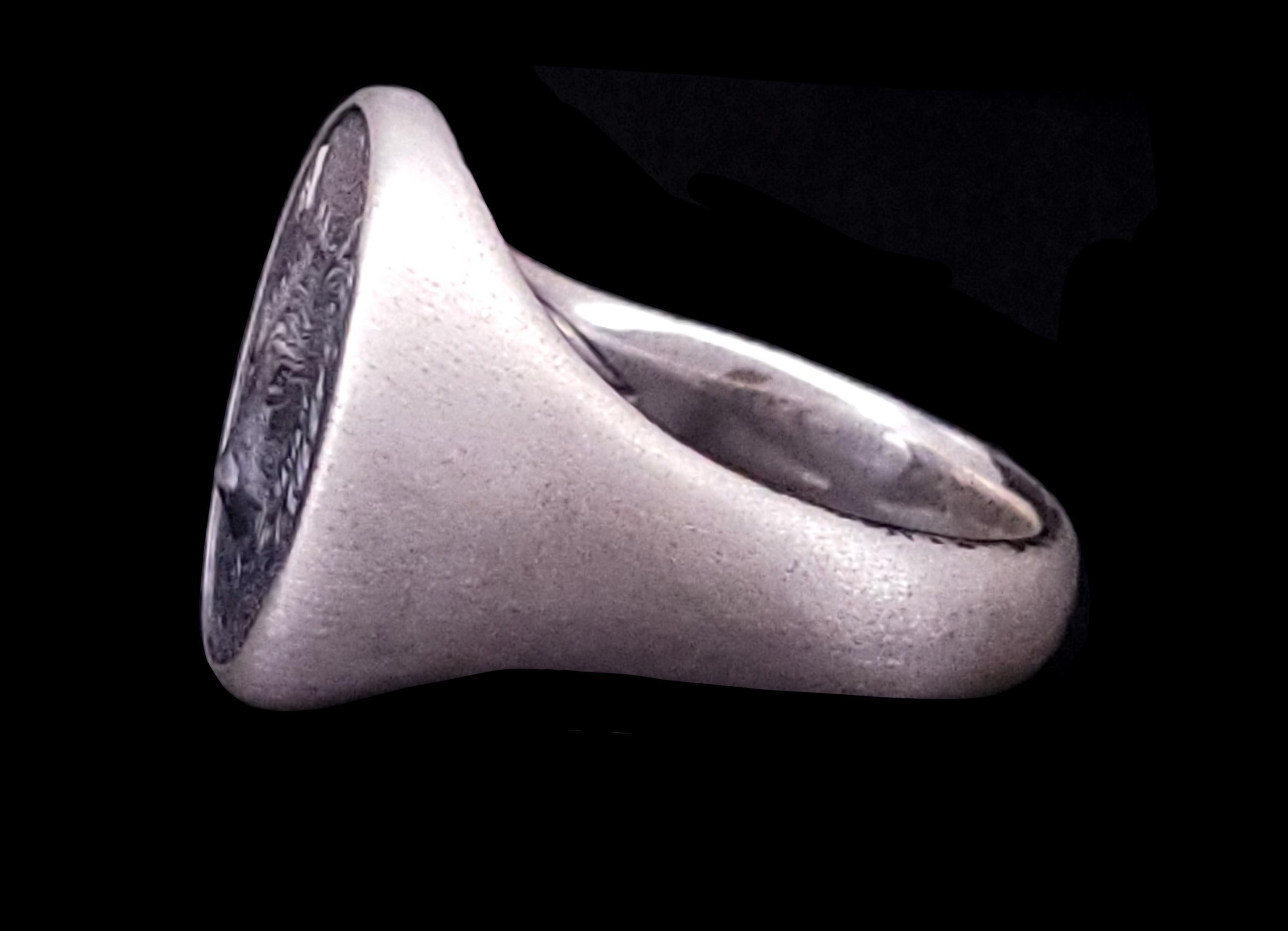Anillo David Yurman Lobo de plata de ley talla 12 en Excelente estado para la venta en New York, NY
