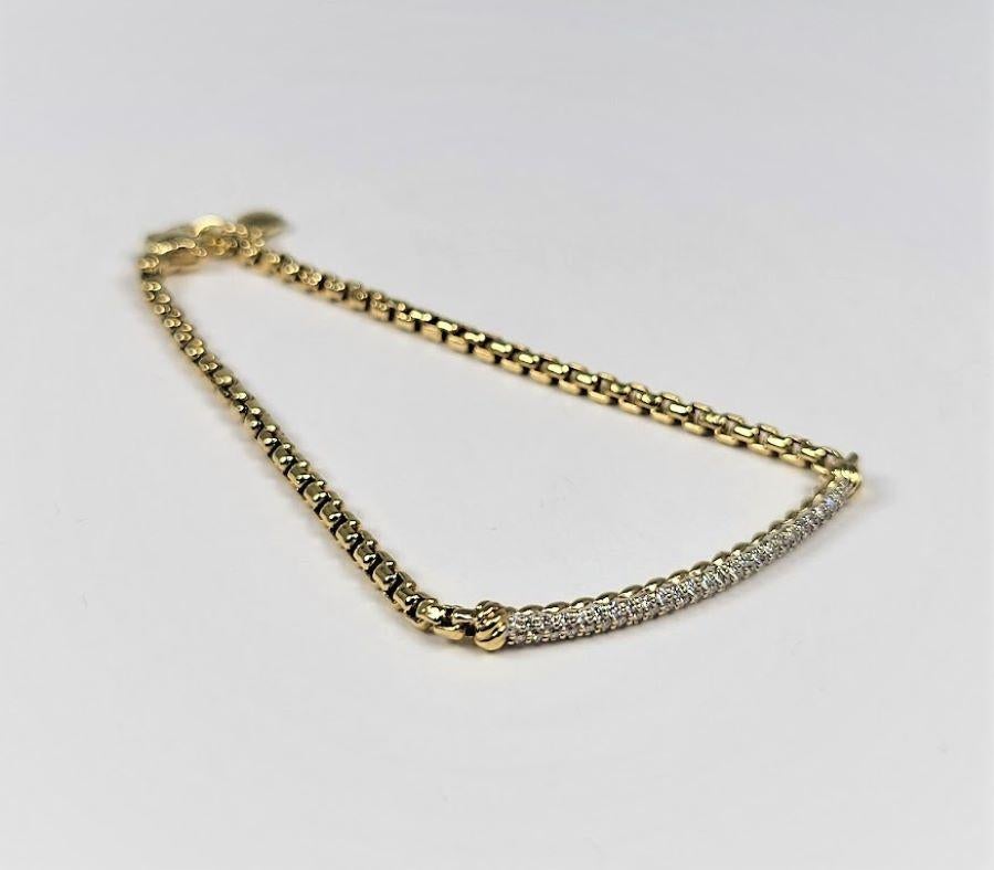 In 18 karat yellow gold, this David Yurman diamond bracelet is a classic!