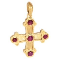 David Yurman Anhänger „Ruby Shipwreck Cross Amulet“ aus Gelbgold