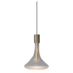 David Groppi CATHODE - Lampada a sospensione in ottone spazzolato di Omar Carraglia