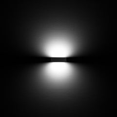 David Groppi TOAST, lampada da parete in nero opaco di Alberto Zattin