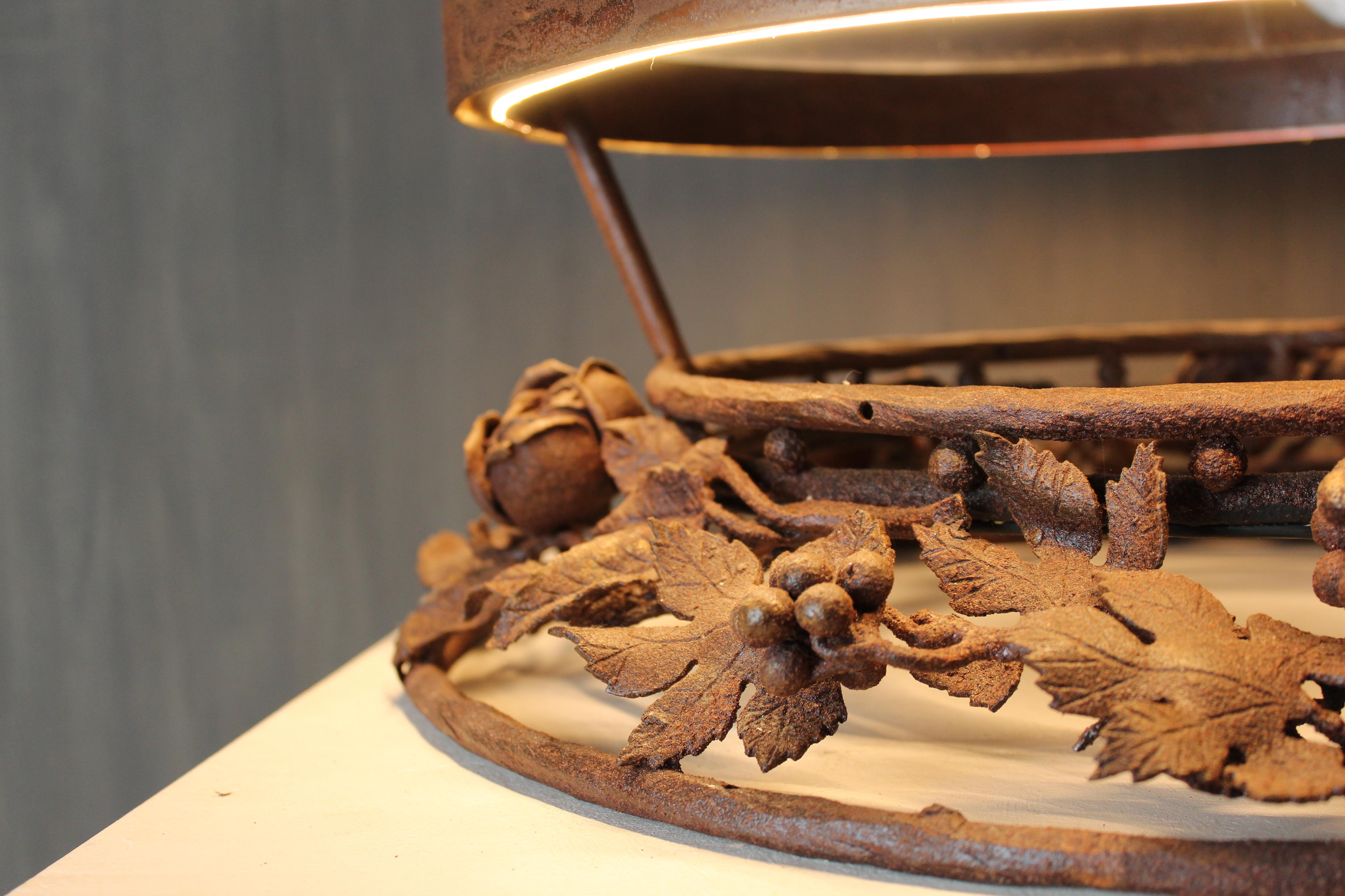 Davide Moretto “Effusione tra Rose ed Uva” Table Lamp in Corten and Murano Glass For Sale 2