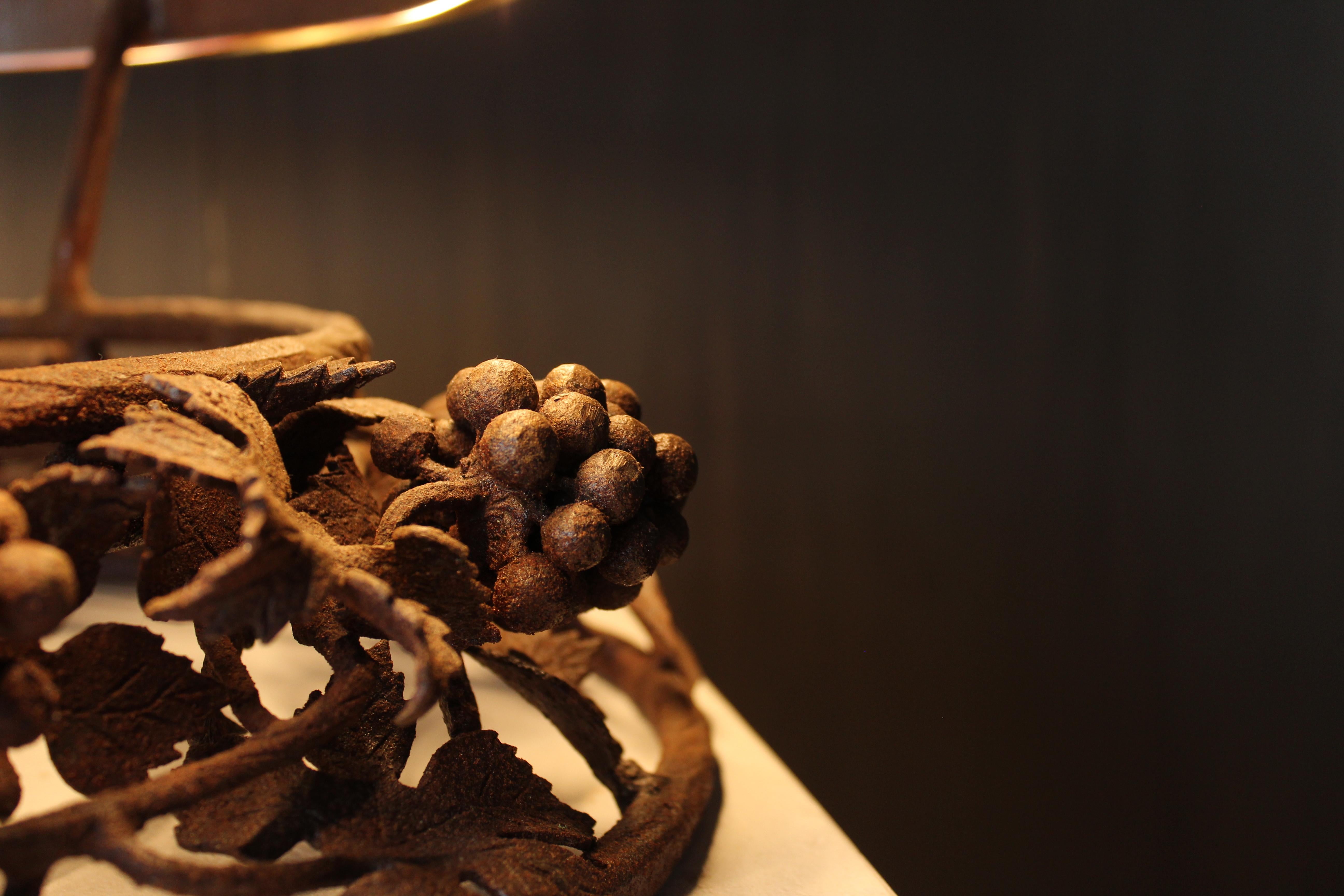 Davide Moretto “Effusione tra Rose ed Uva” Table Lamp in Corten and Murano Glass For Sale 3