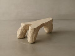 Table basse unique Davido en pierre travertin par Andre Monnier