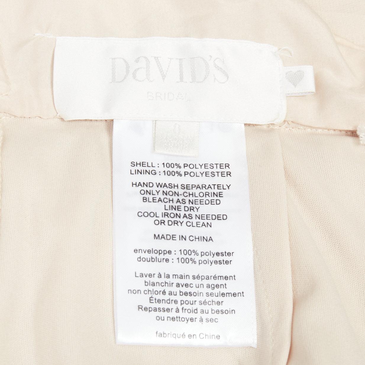 DAVID'S BRIDAL champagnerfarbenes Pailletten-Bodice-Halterkleid mit Rüschen als Göttin US0 XS im Angebot 3