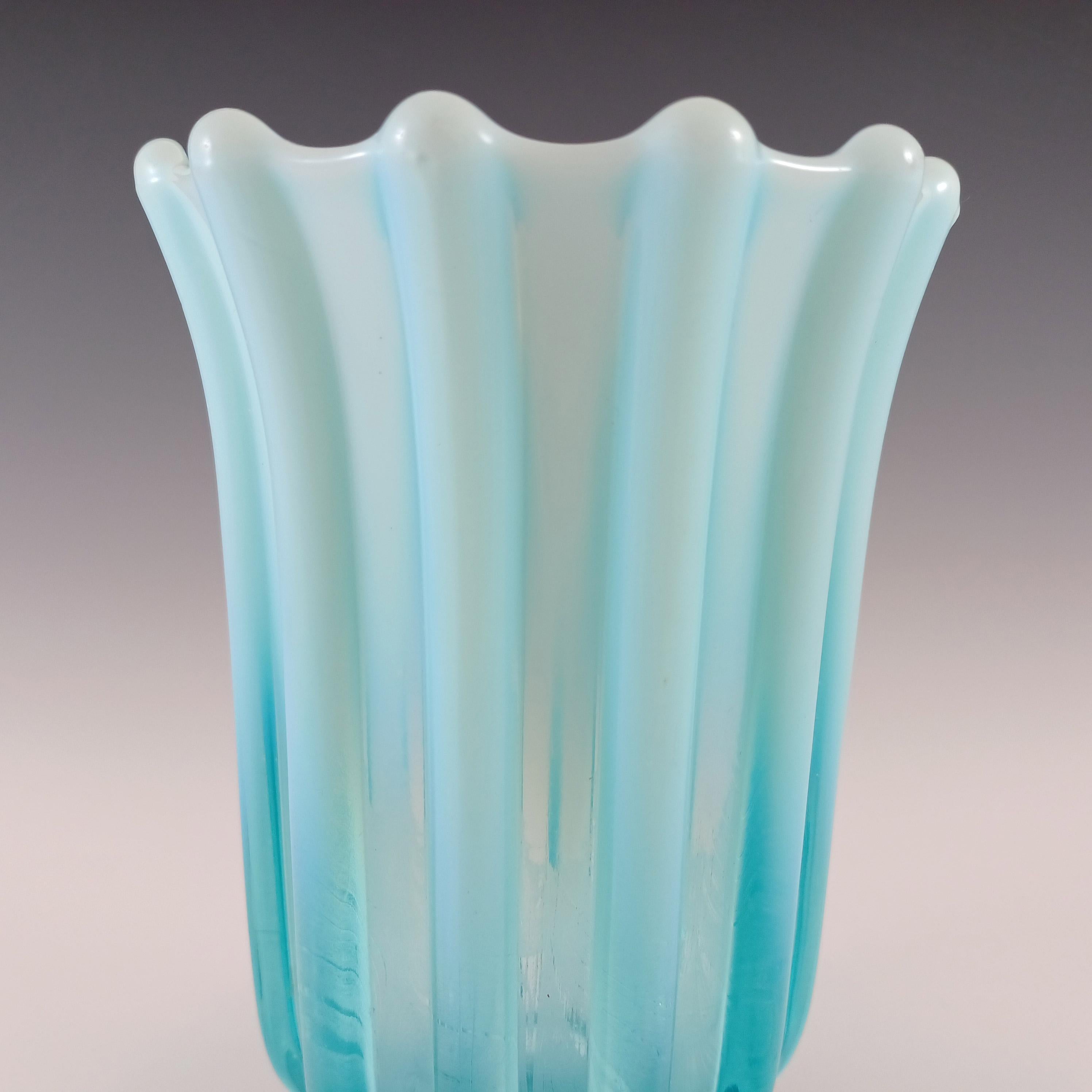 Vaso Davidson Blue Pearline in vetro vittoriano 