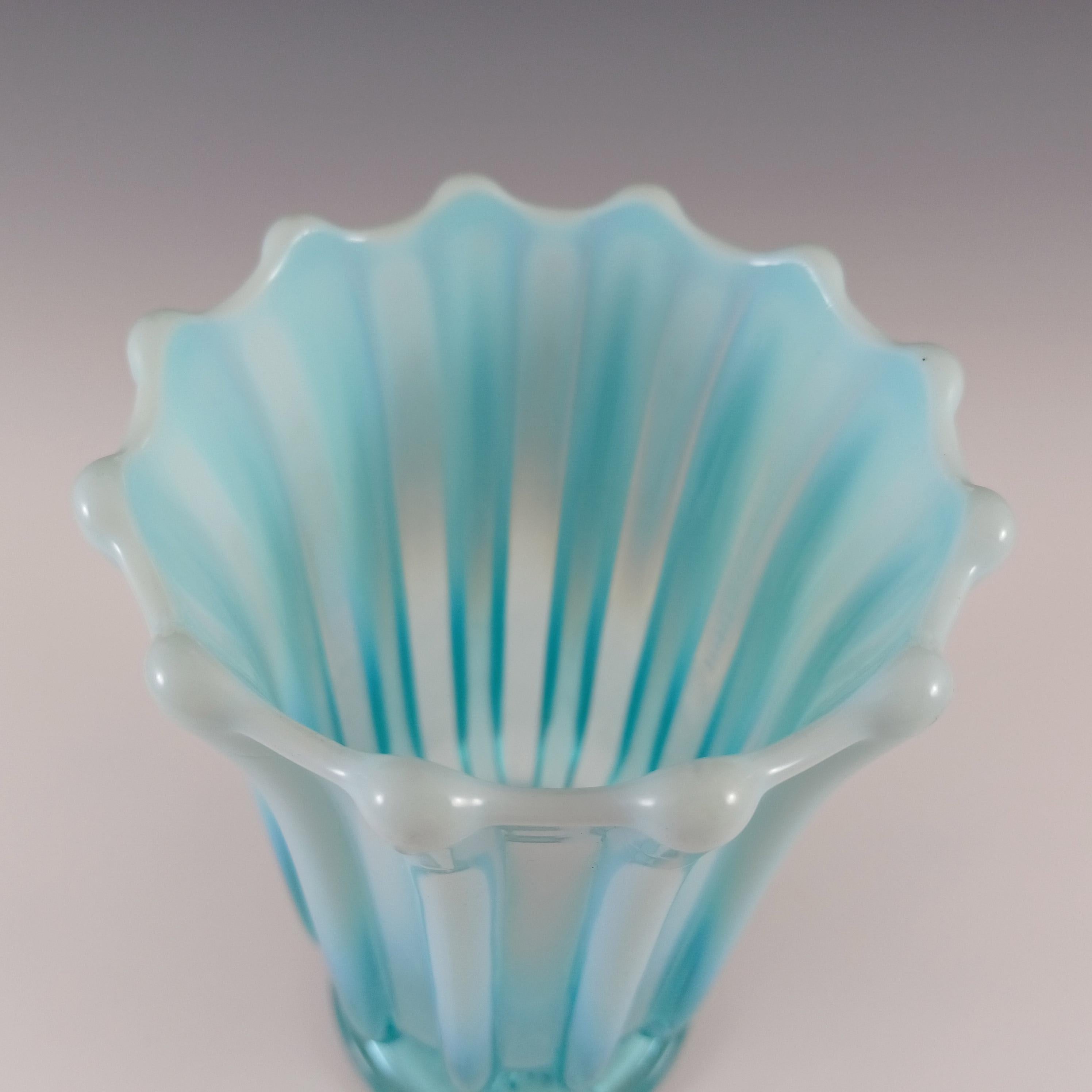 Fine XIX secolo Vaso Davidson Blue Pearline in vetro vittoriano 