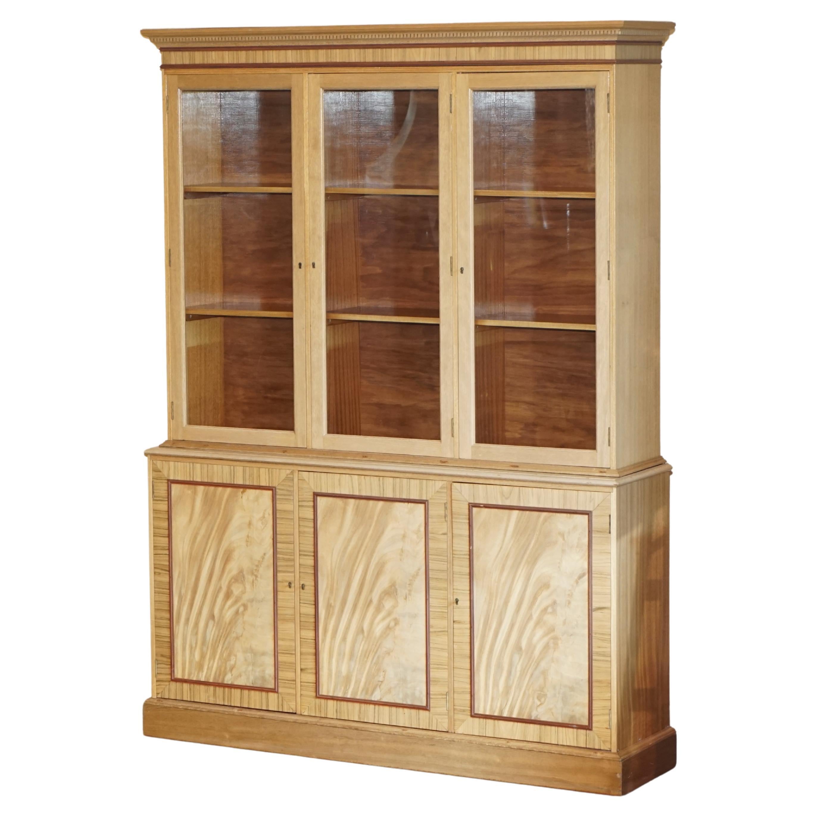 DAVIND LINLEY STYLE SATiNWOOD WALNUT & HARDWOOD LIBRARY BOOKCASE CUPBOARD BASe For Sale