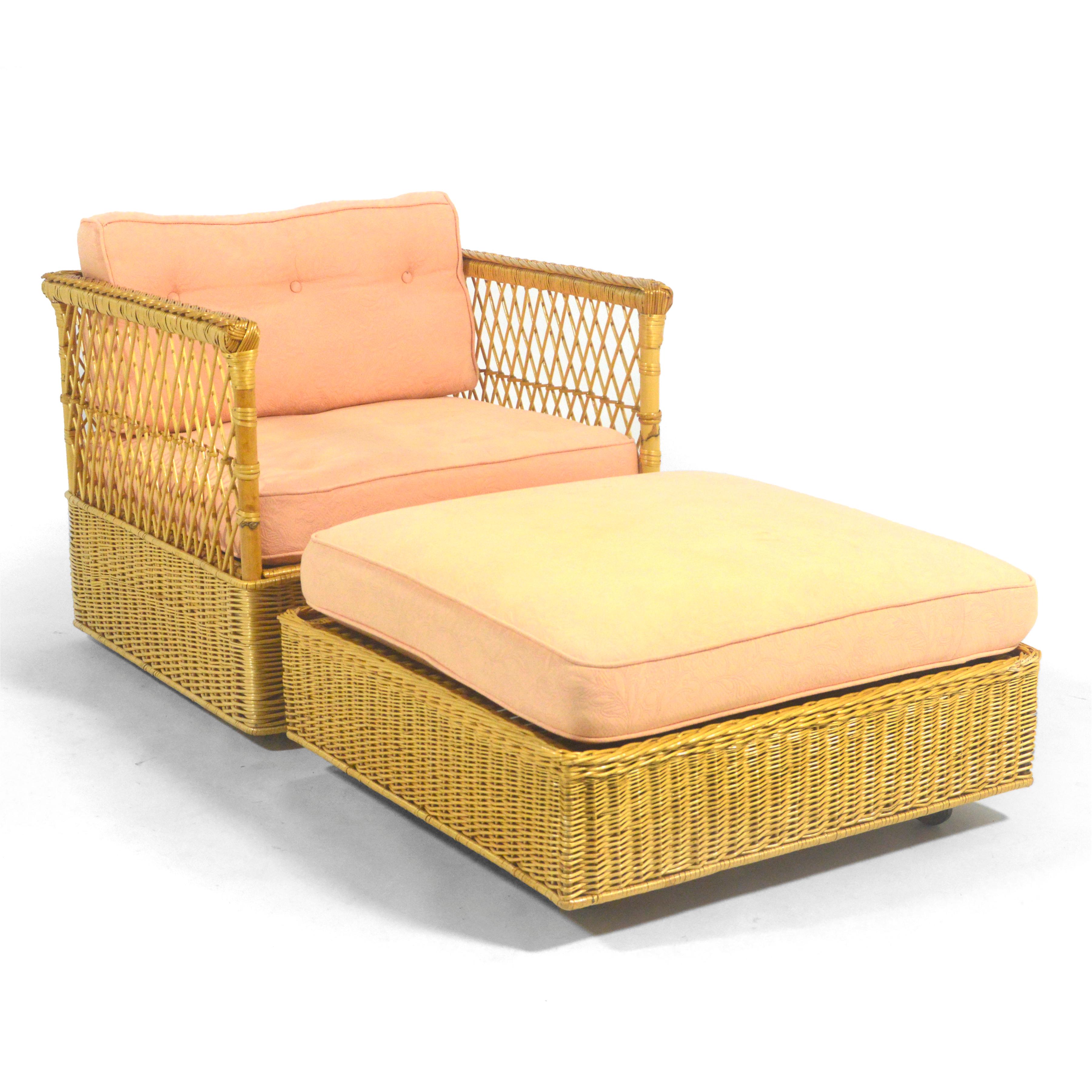20ième siècle Chaise carrée et pouf Davis Allen par McGuire en vente