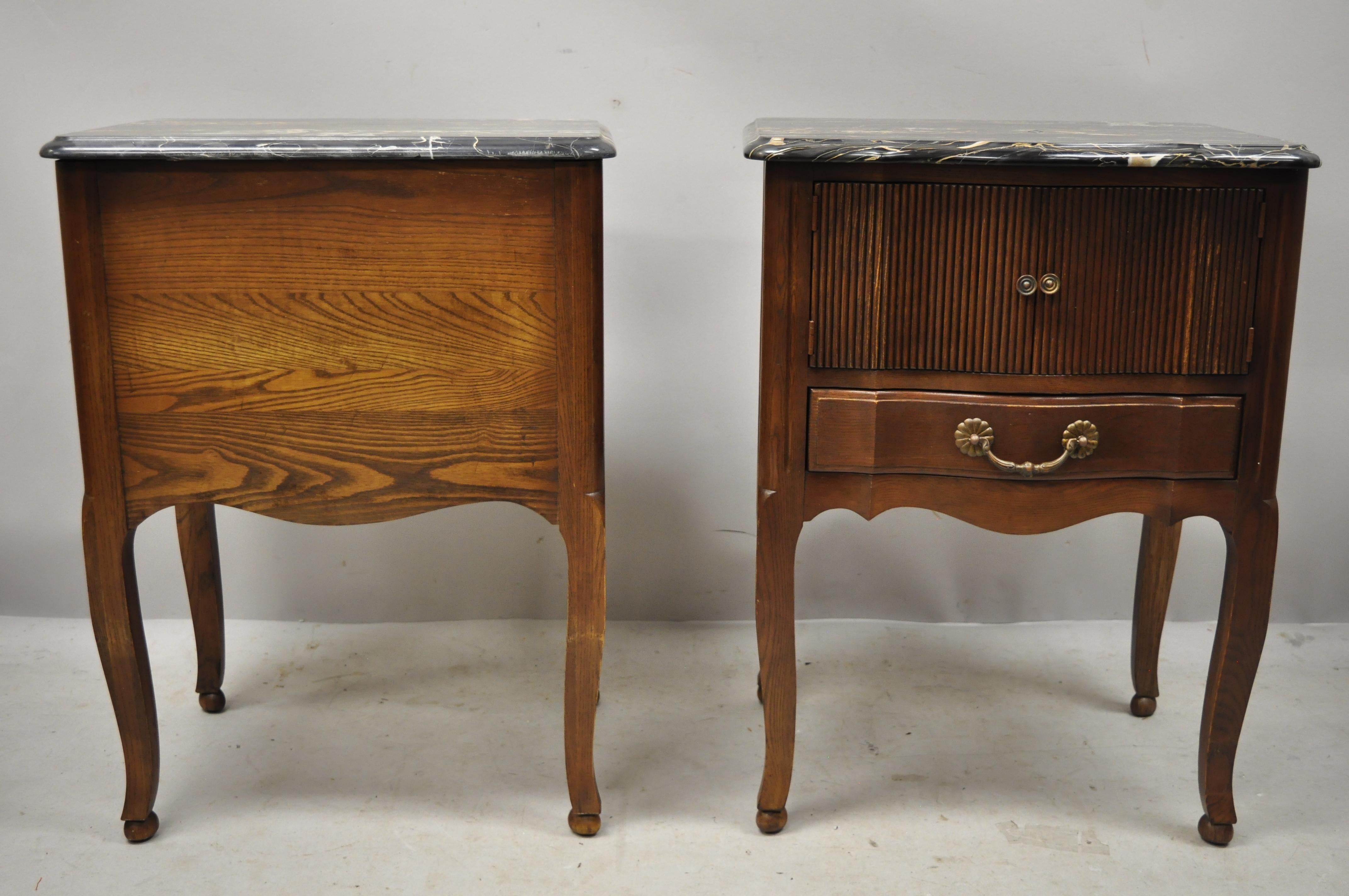 Davis Cabinet Company French Country Oak Marble-Top Nightstand Tables, a Pair In Good Condition In Philadelphia, PA
