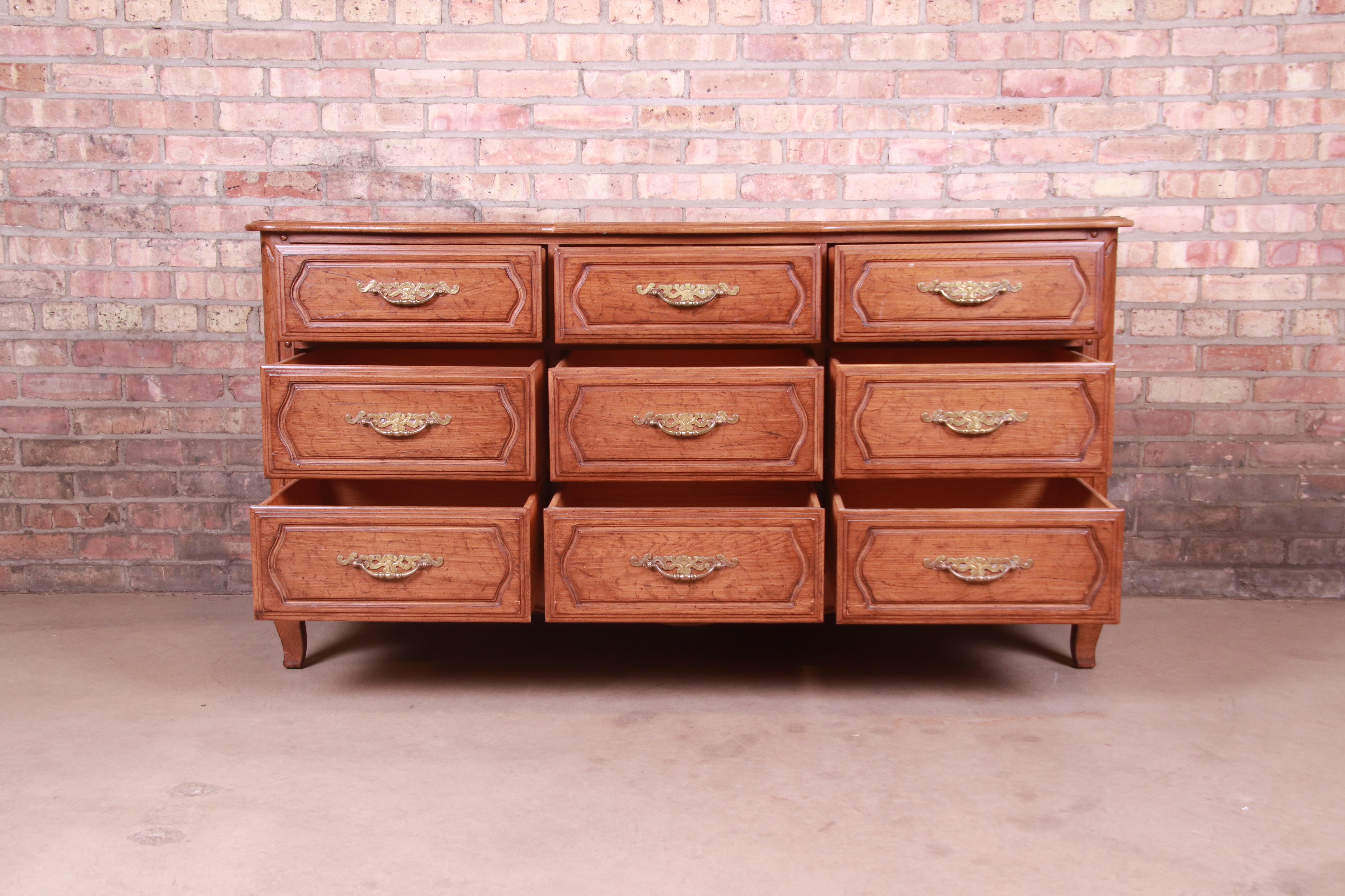 Davis Cabinet Company French Provincial Louis XV Triple Dresser or Credenza In Good Condition For Sale In South Bend, IN